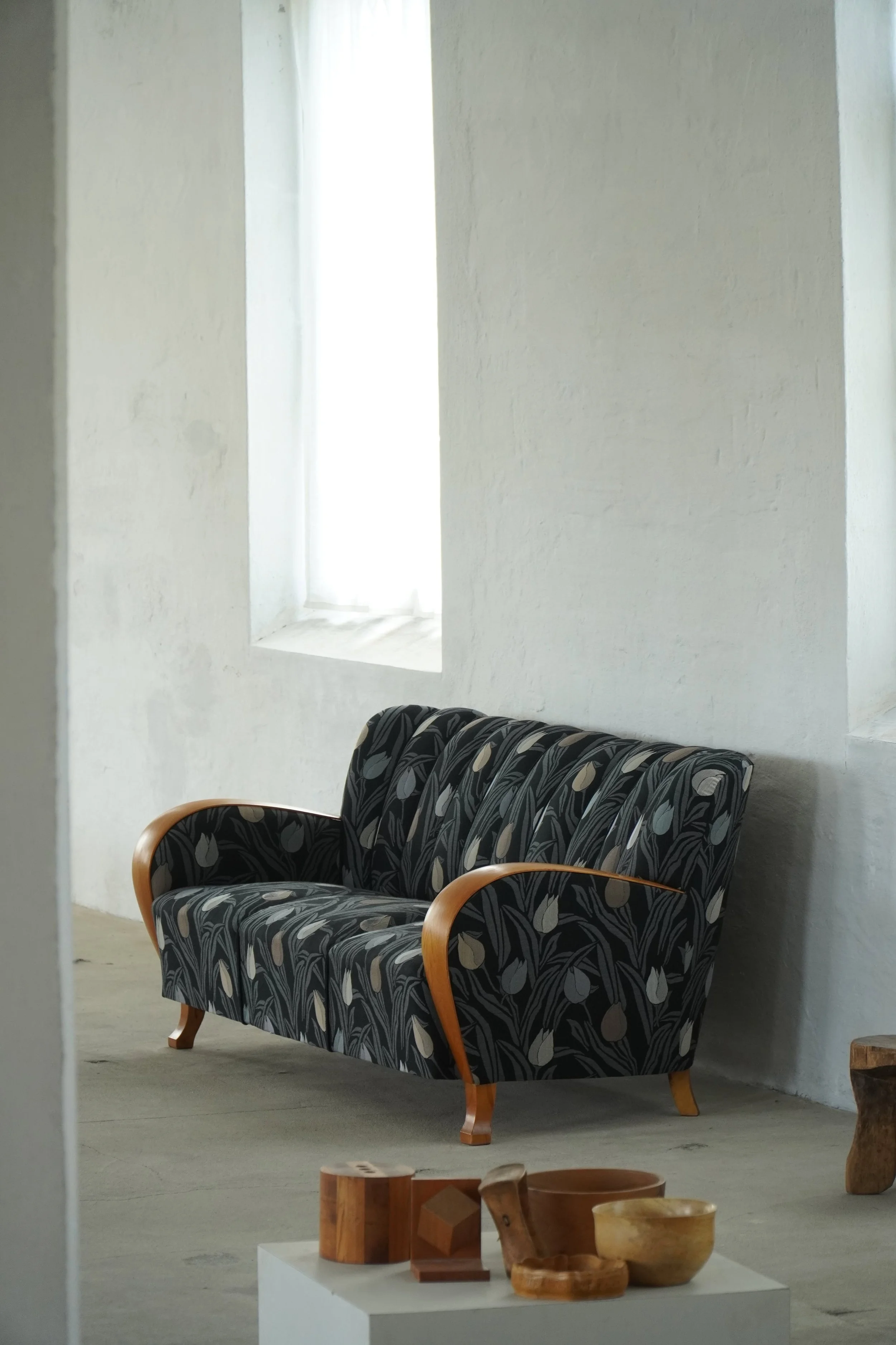 Danish Art Deco Three-Seater Sofa in Elm with Original Floral Upholstery, 1940s