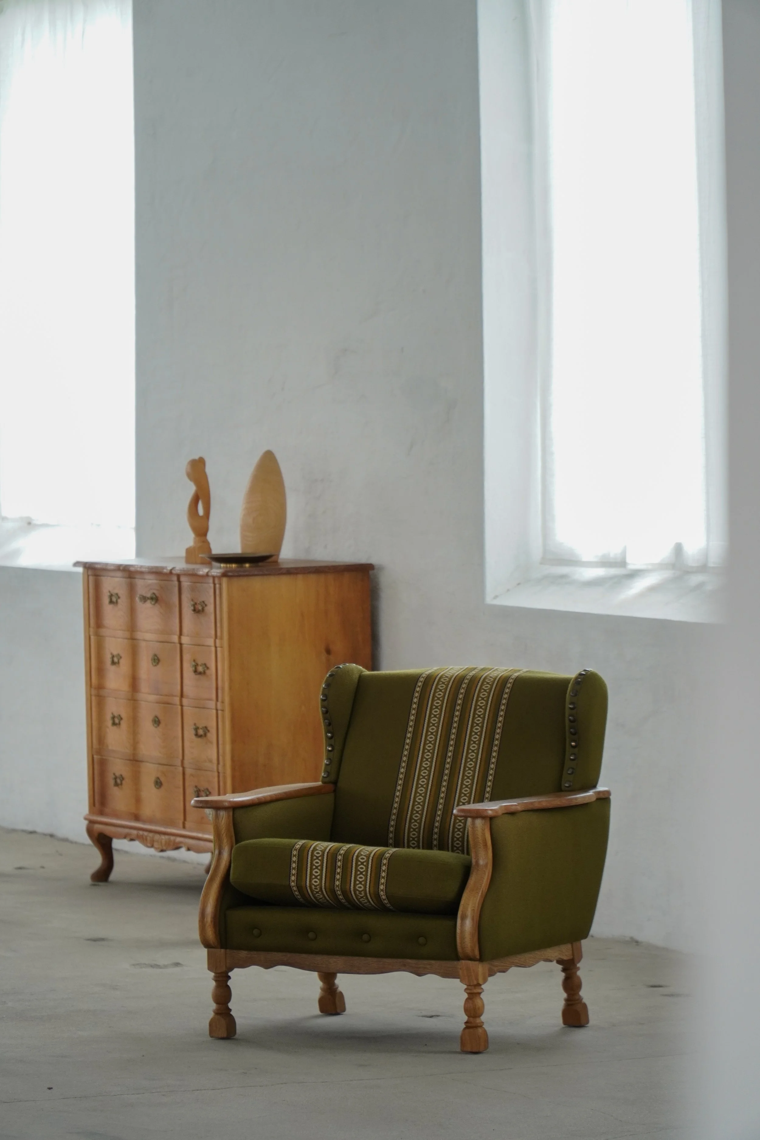 Green_Lounge_Chairs-3.jpg