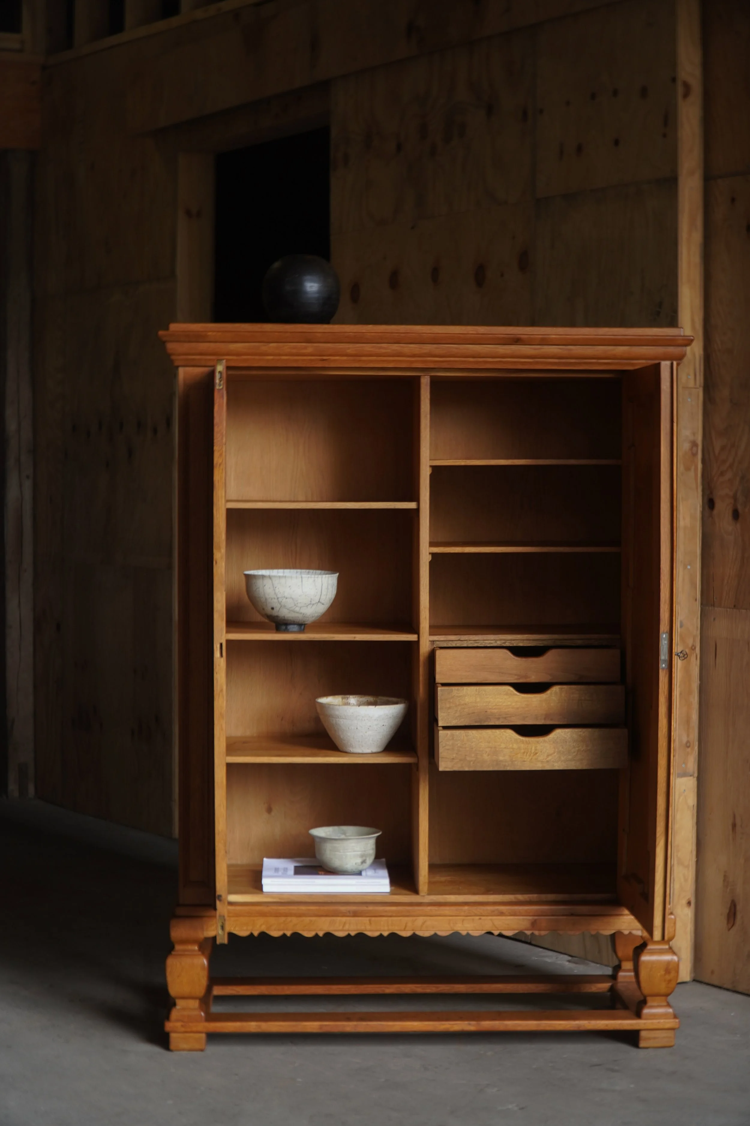 Cabinet-13.jpg