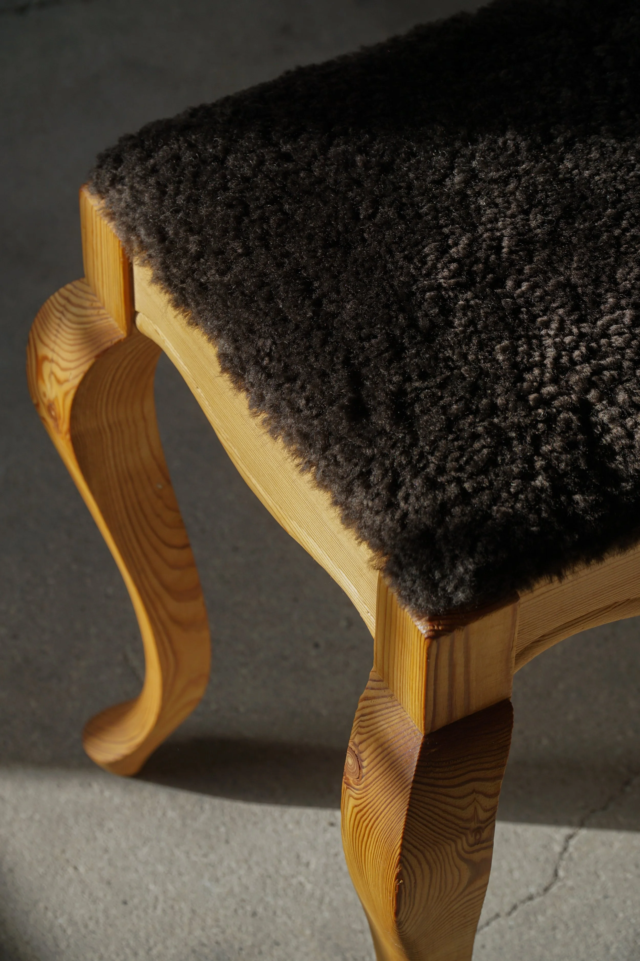 Pine_Stools_Lambswool-23.jpg