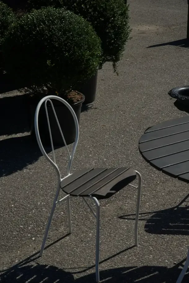 Table_Chairs_13_master.webp