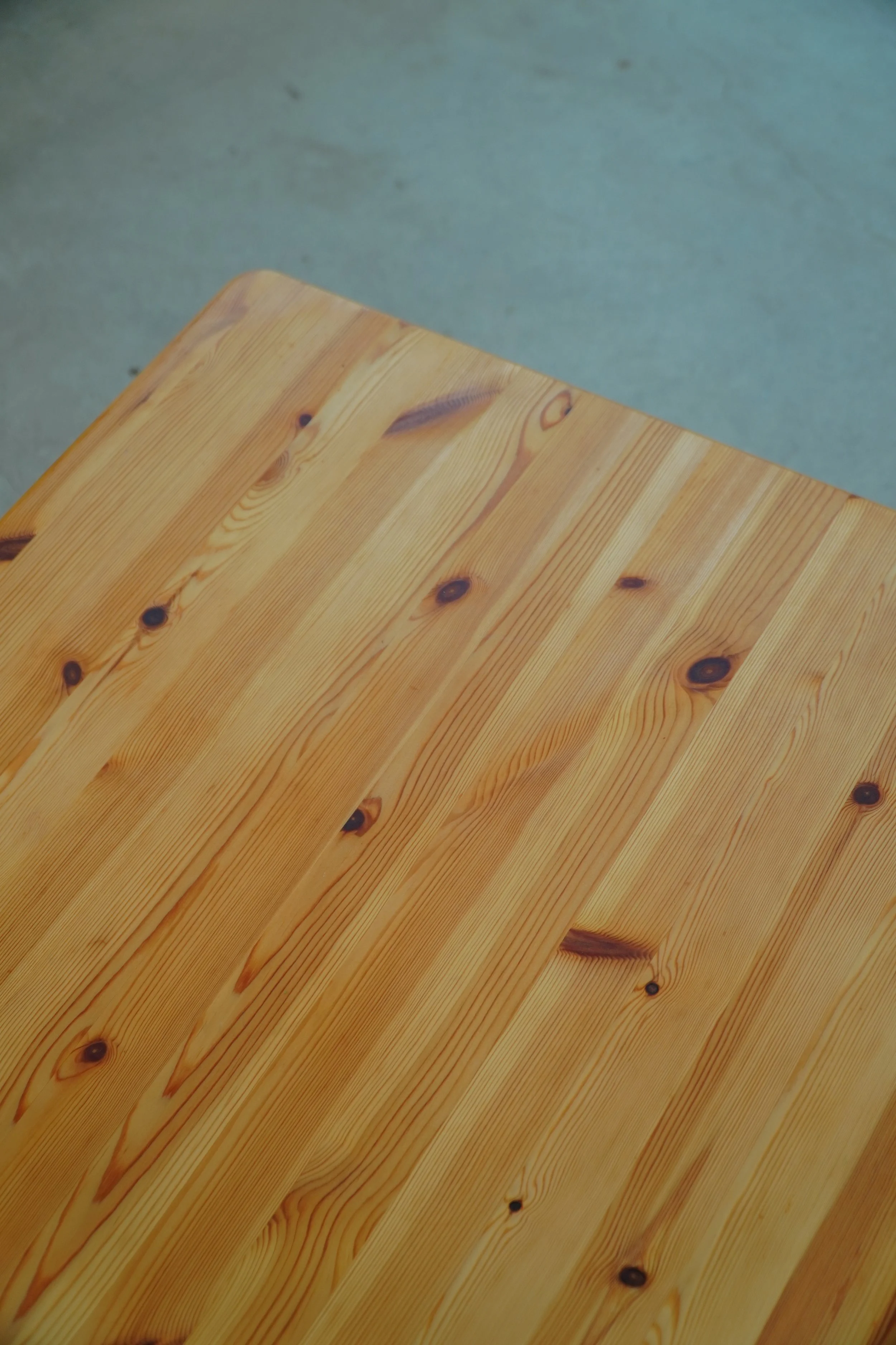 Coffee_Table_Pine.jpg