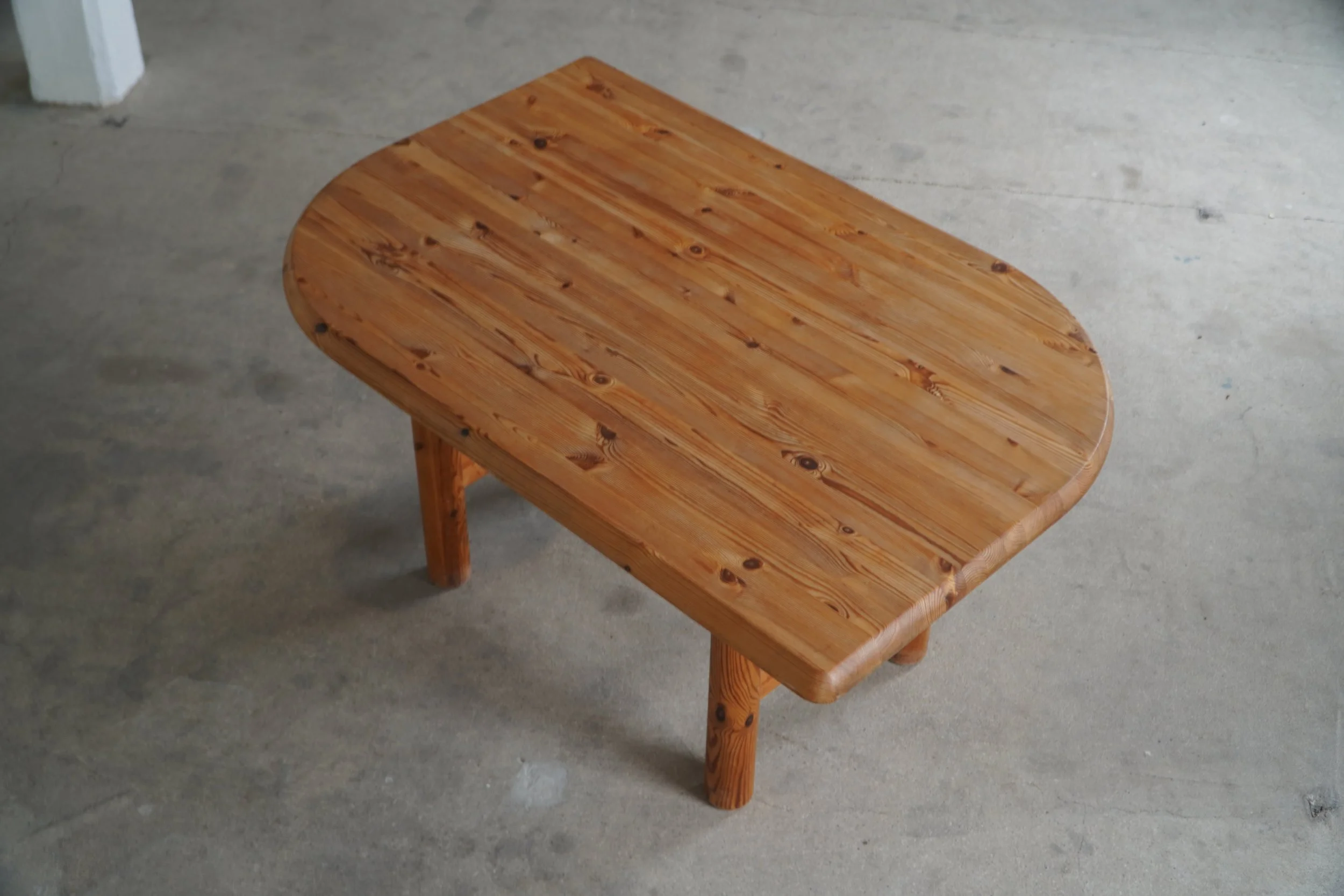 Pine-dining-table-4.jpg