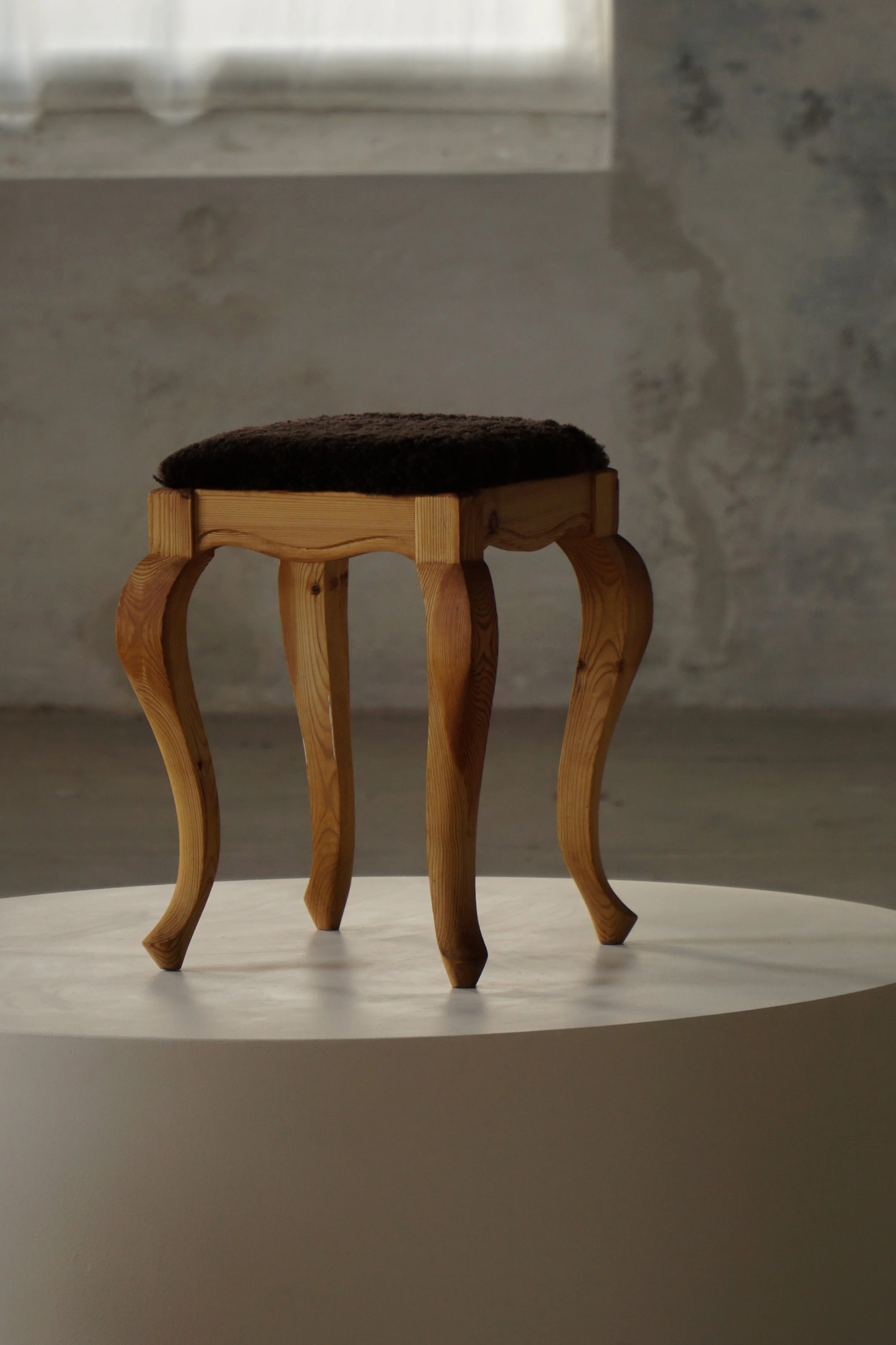 Pine_Stools_Lambswool-25.jpg