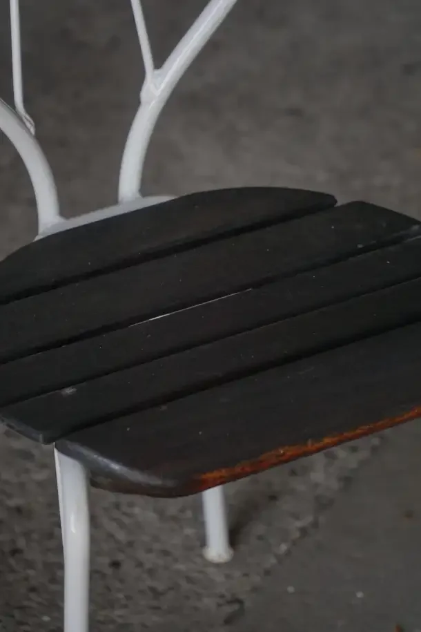 Two_Chairs_6_master.webp