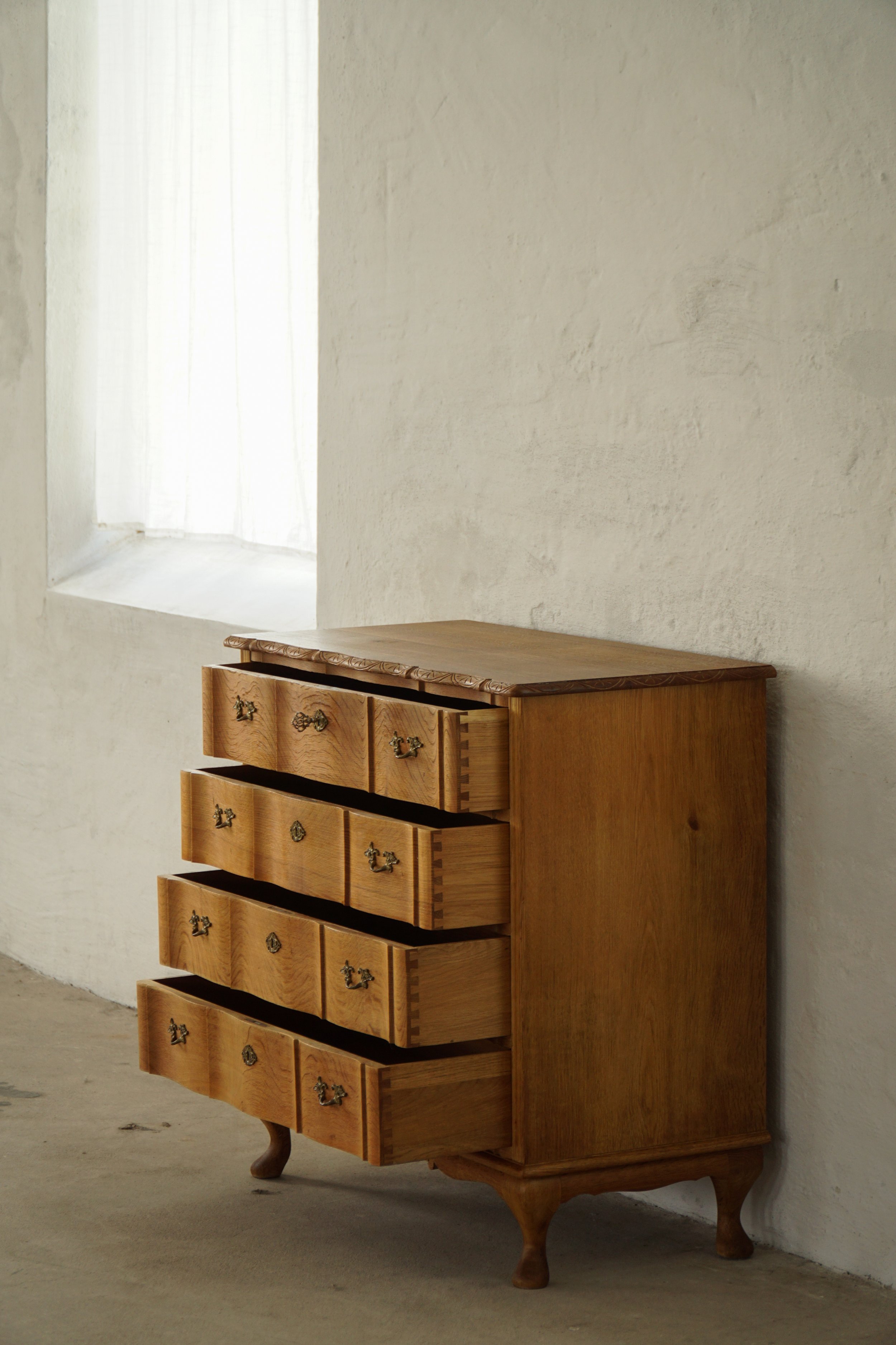 Danish Mid Century Modern Chest of Drawers in Oak, Henning Kjærnulf, 1960s