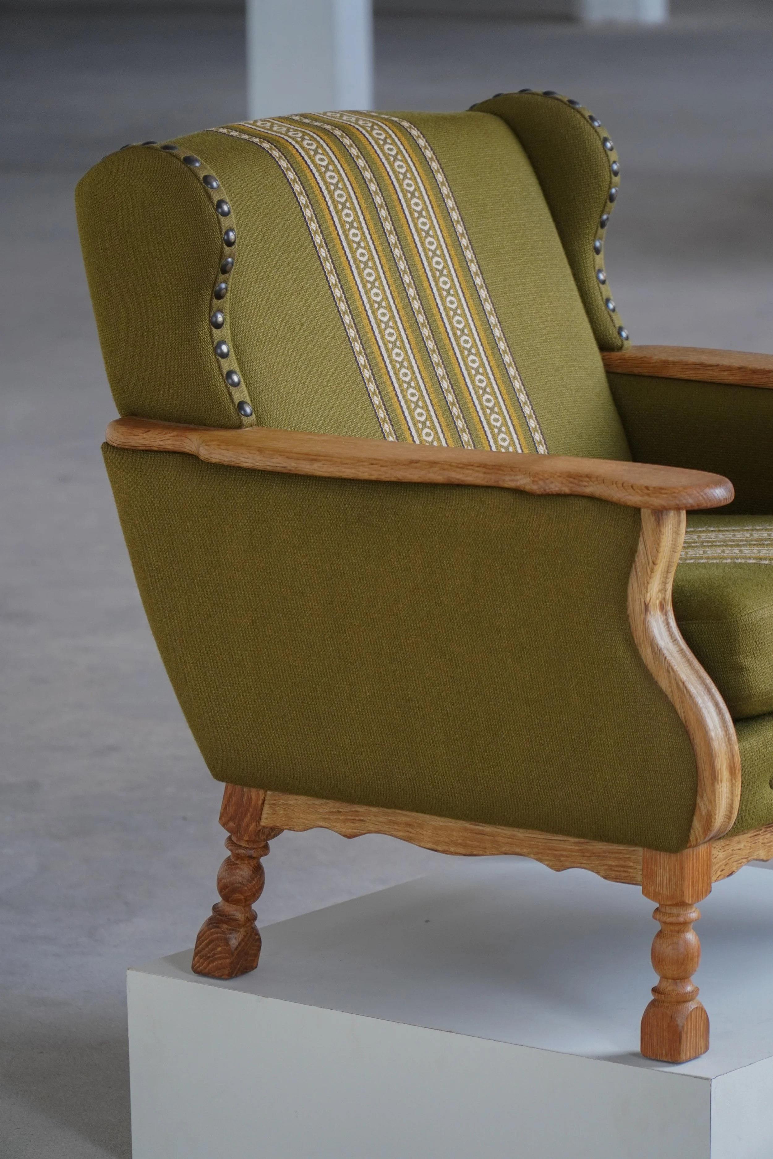 Green_Lounge_Chairs-23.jpg