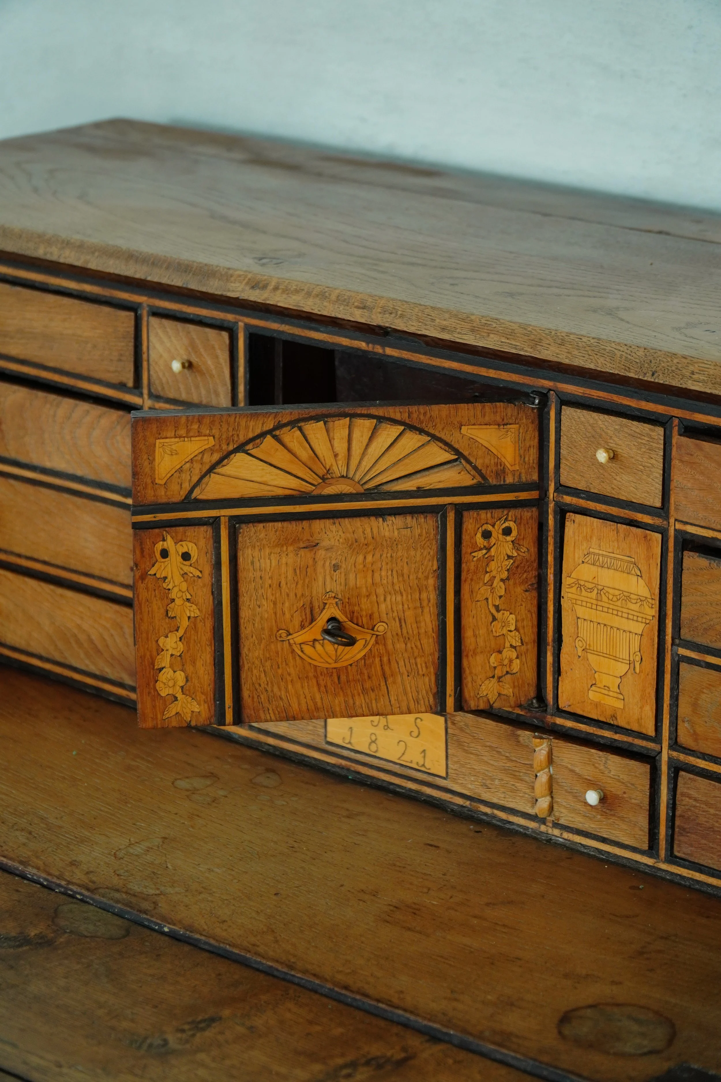 Chest_of_Drawers-20.jpg