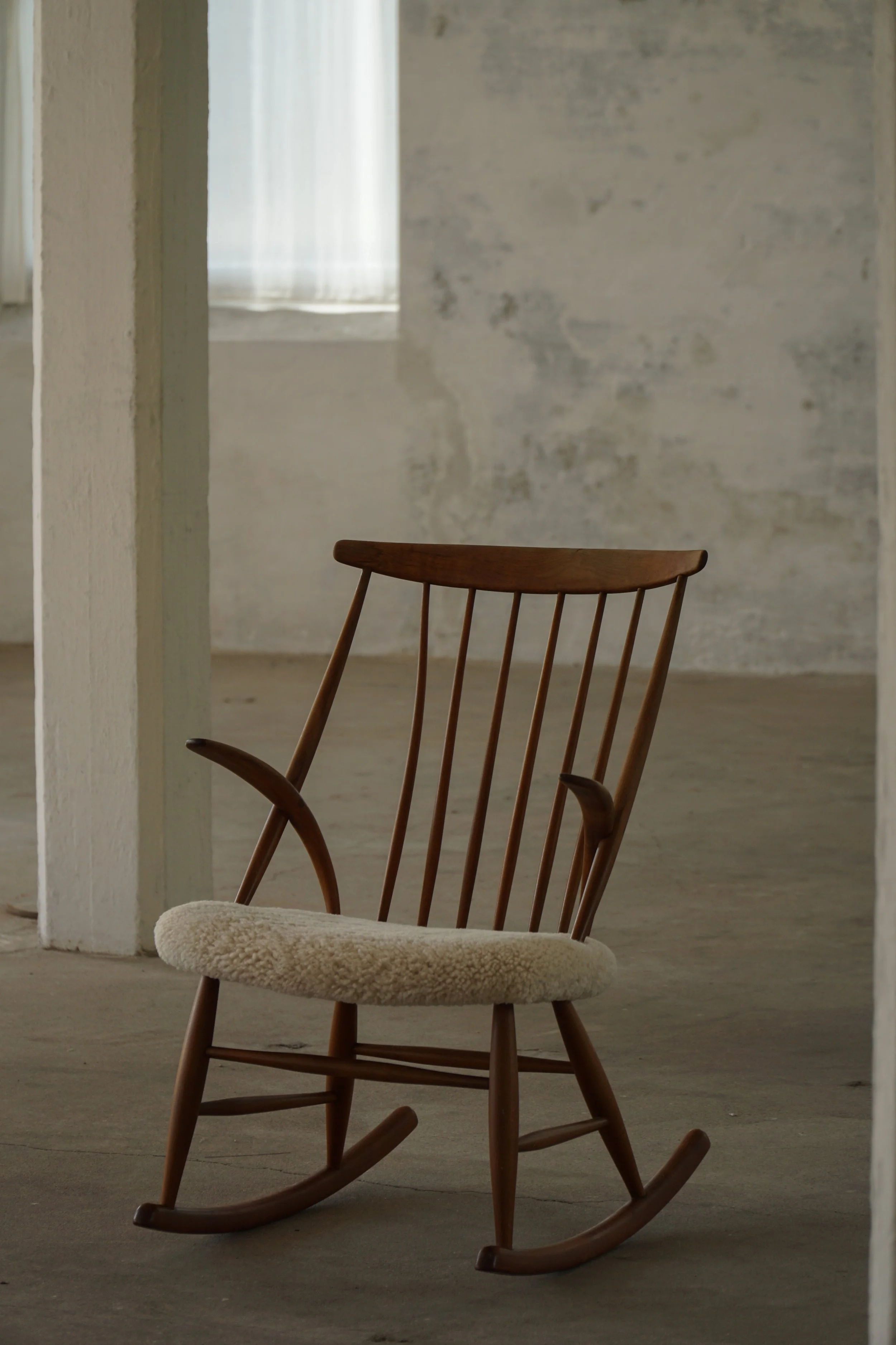 Rocking_chair-2.jpg