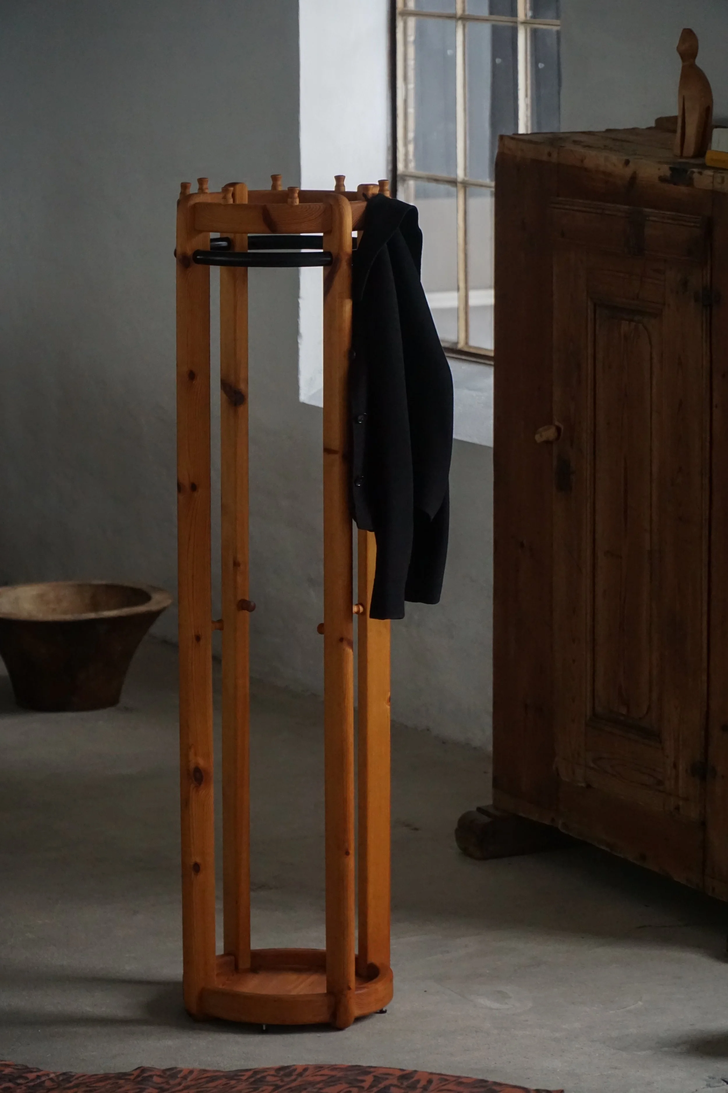 Coat_Rack-01.jpg