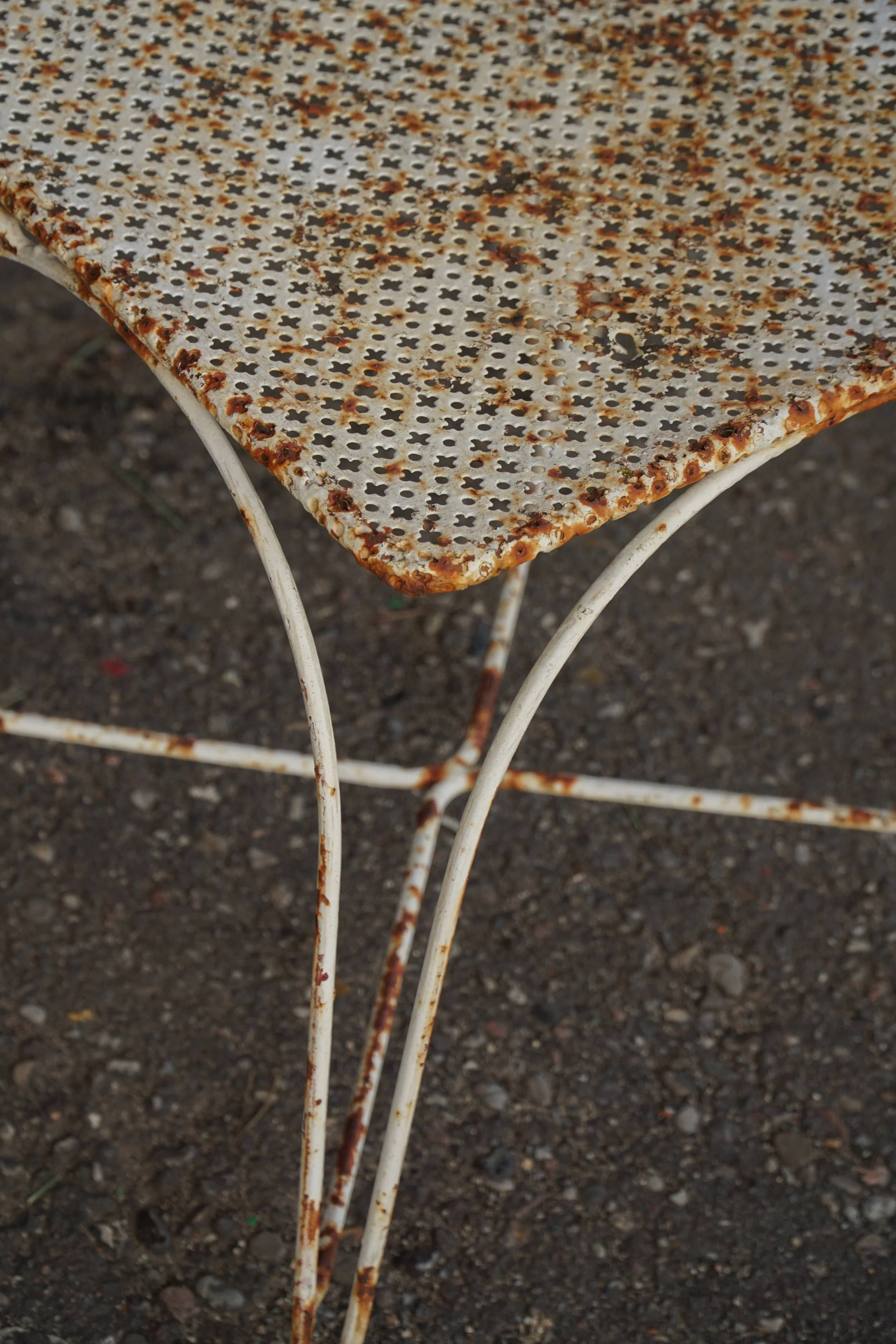 White_Garden_Set-2.jpg