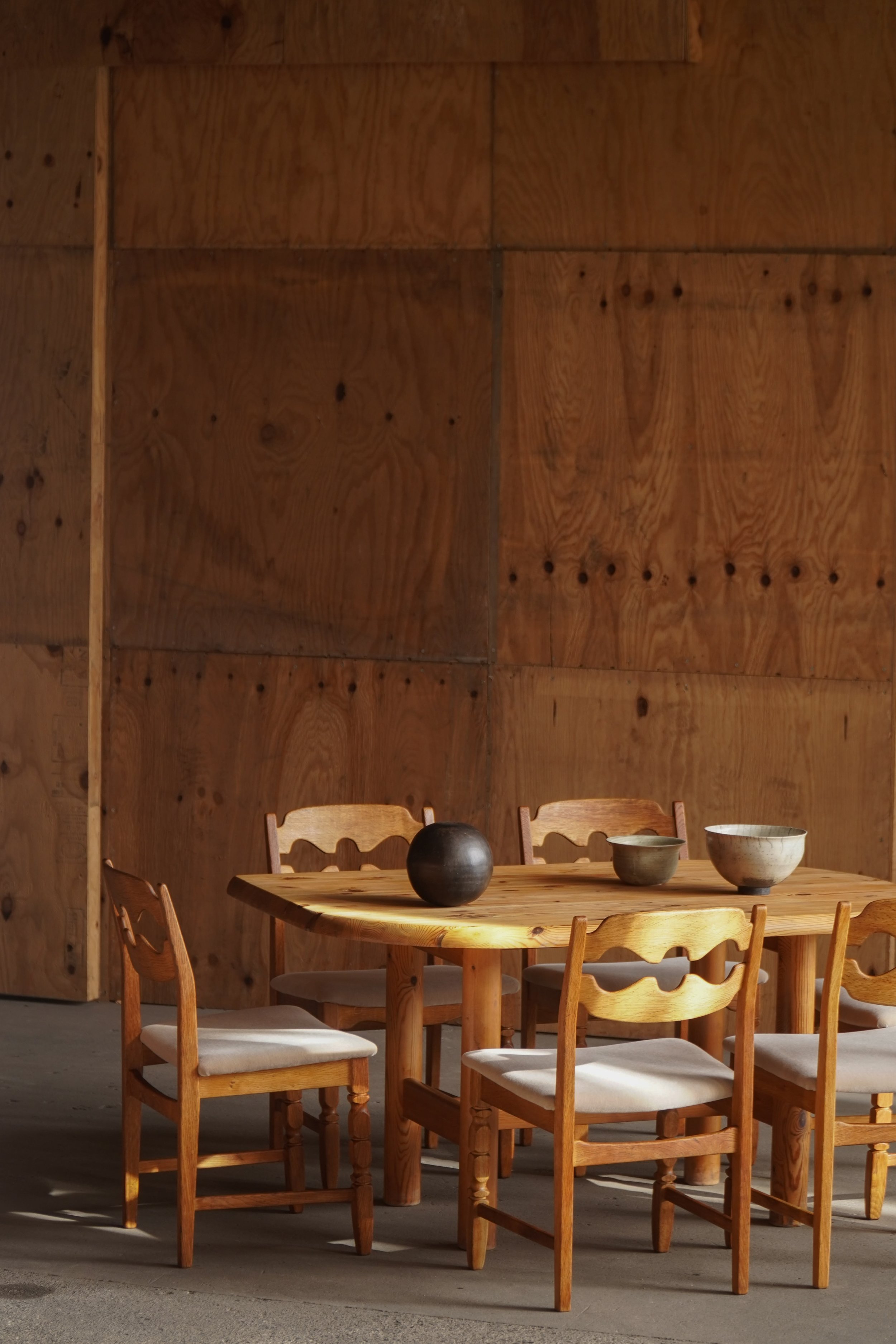 Pine-dining-table-12.jpg