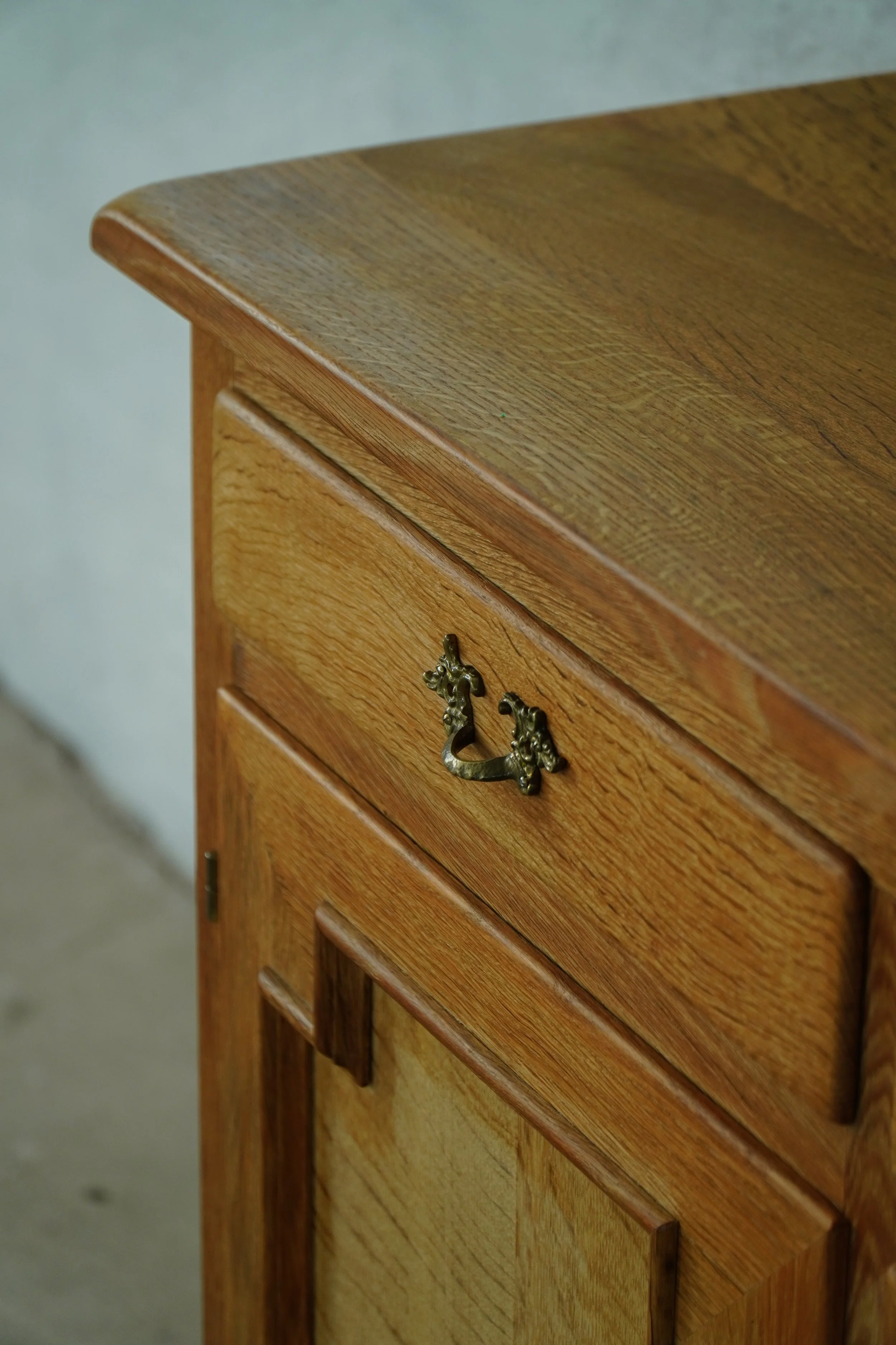Cabinet-10.jpg