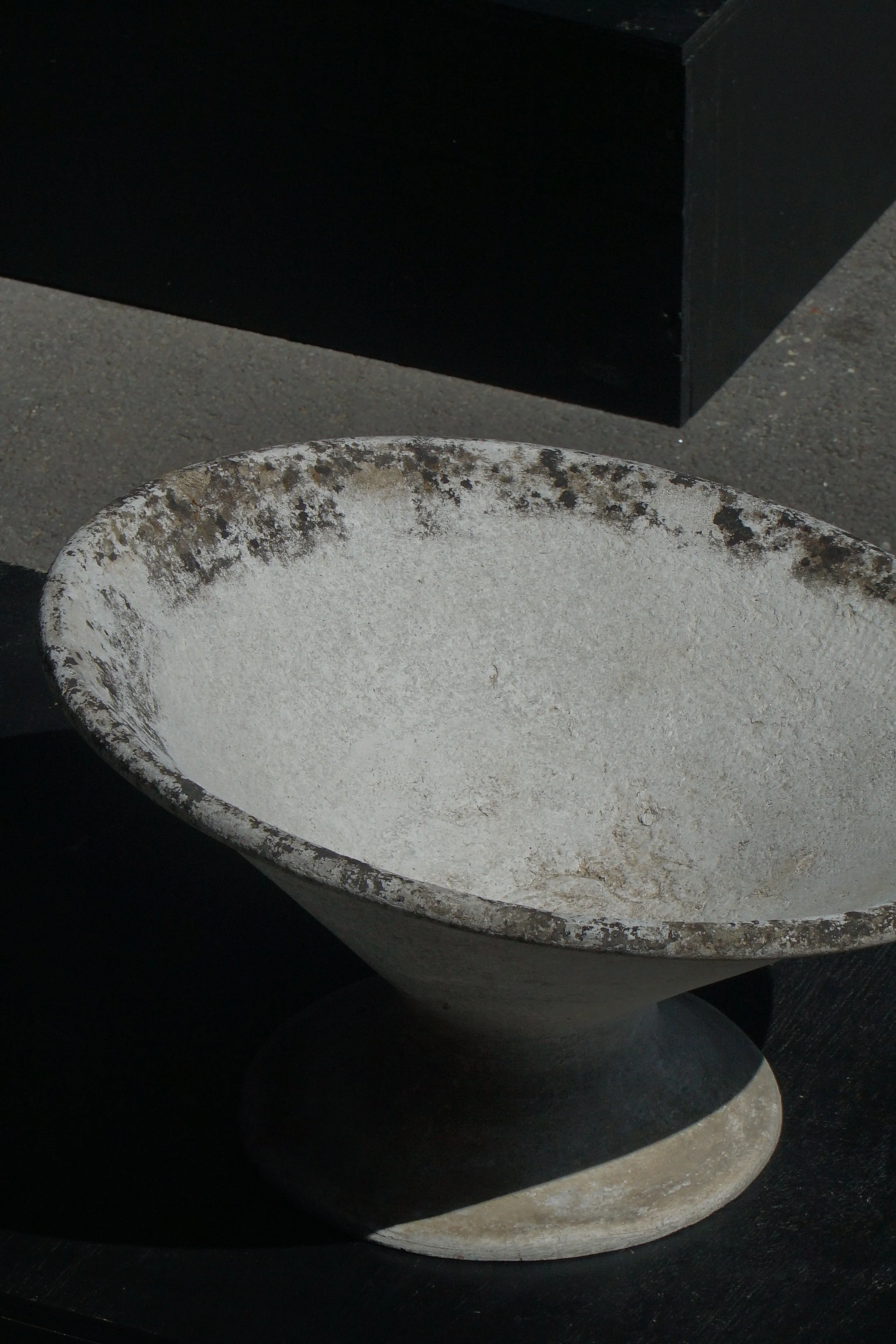 Ellebaek_Round_Planter-11.jpg