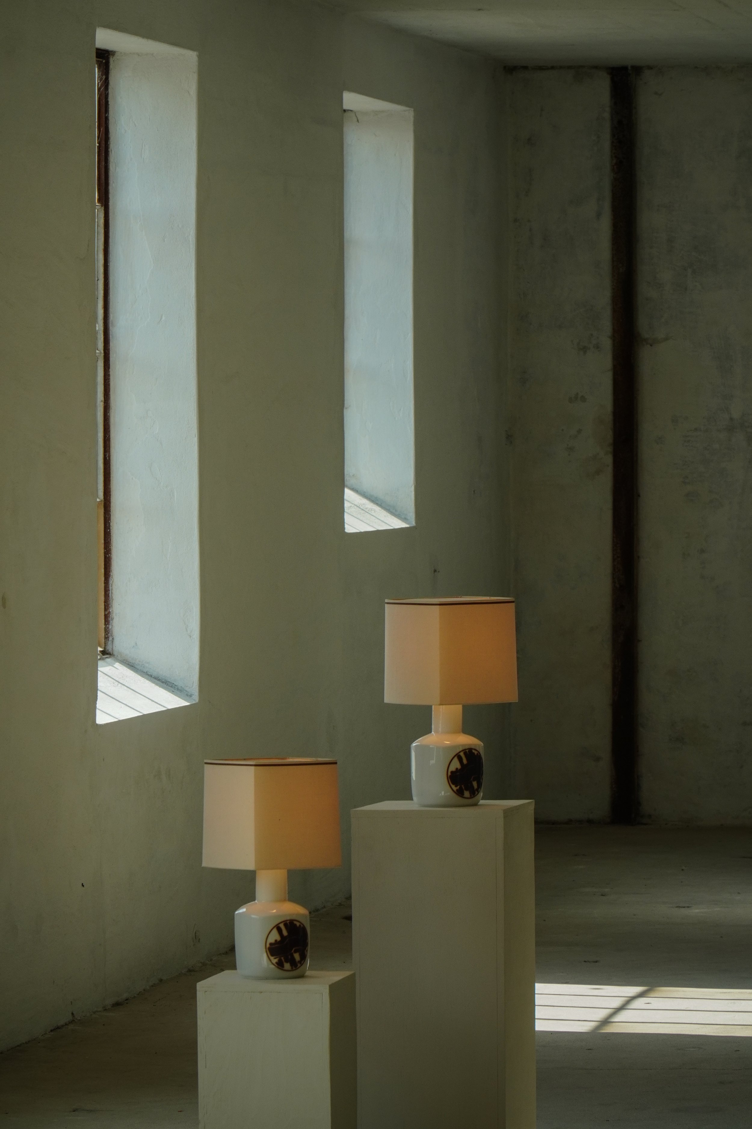 Pair_of_Lamps-3.jpg