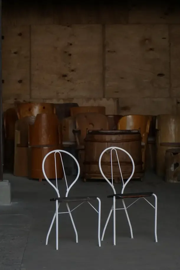 Two_Chairs_master.webp