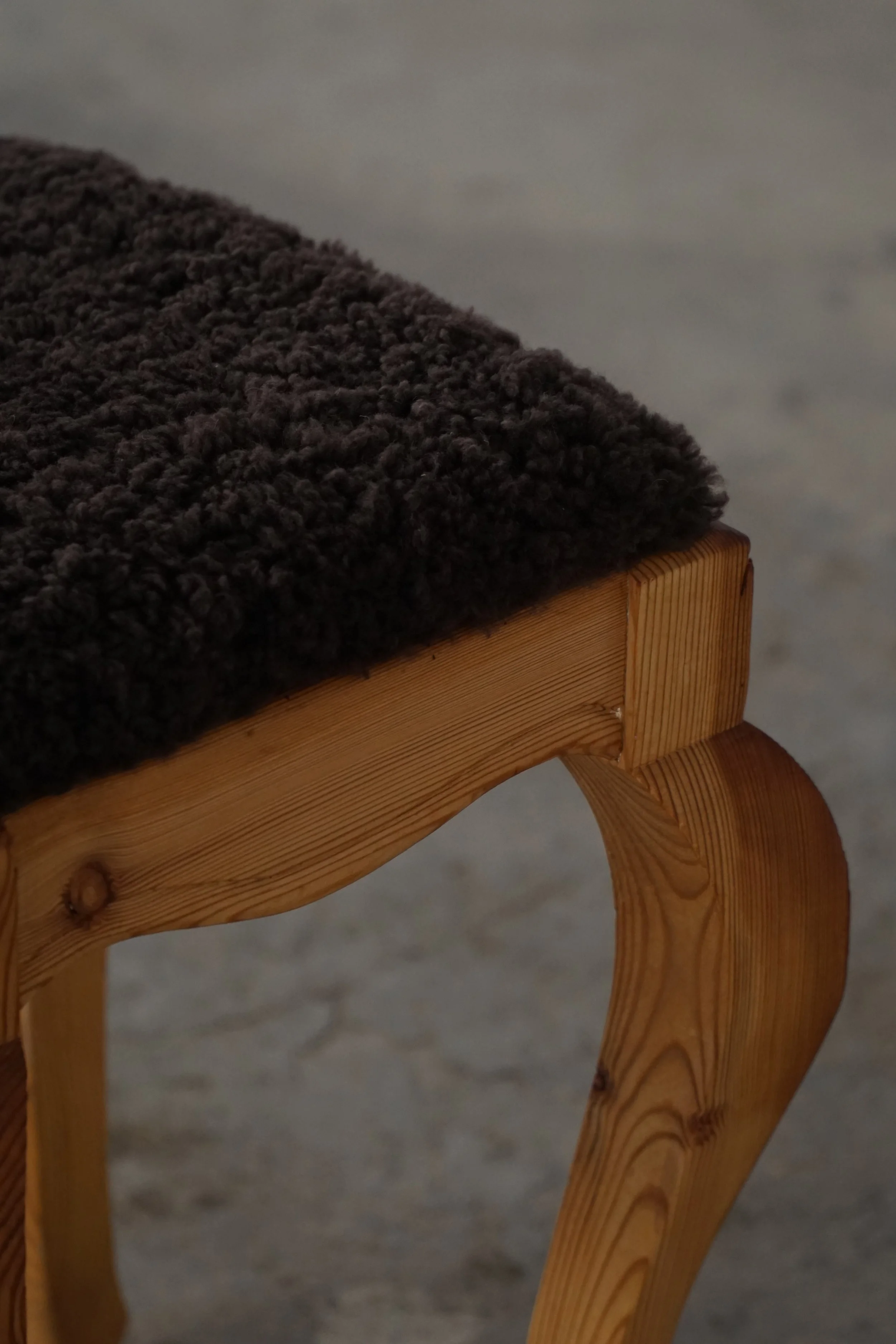 Pine_Stools_Lambswool-13.jpg