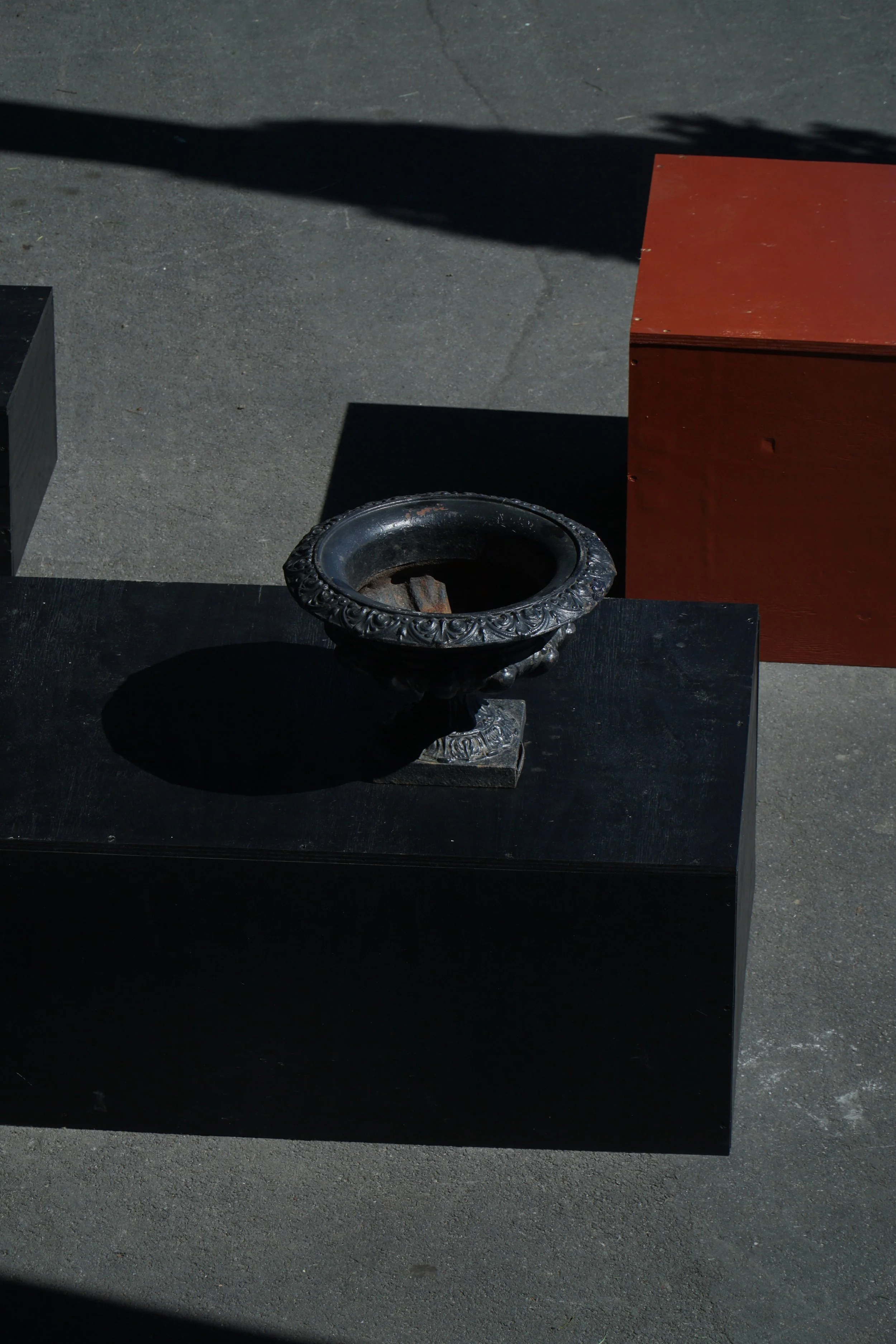 Ellebaek_Black_Planter-7.jpg