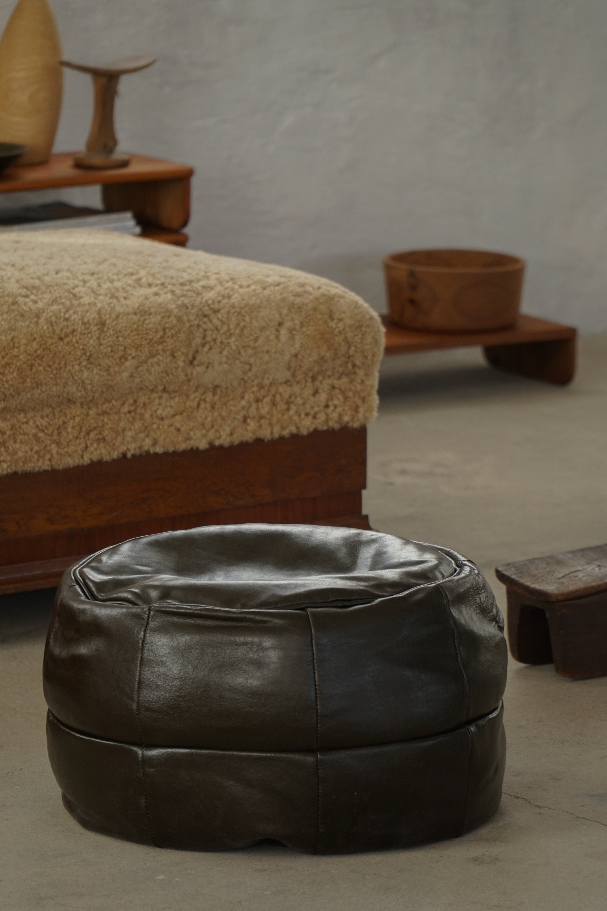 Leather_Pouf-7.jpg