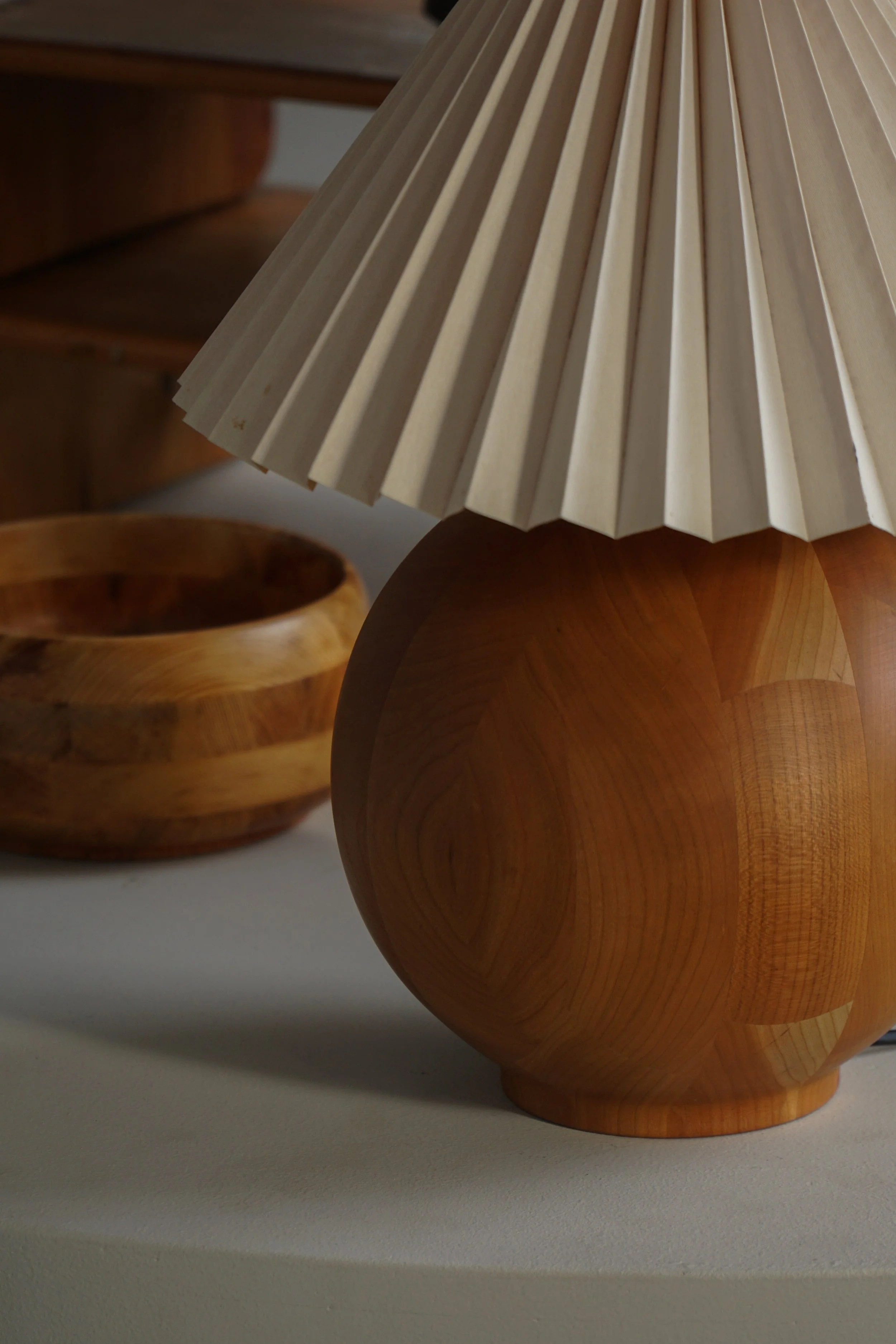 Wooden_Lamp_Round-04.jpg