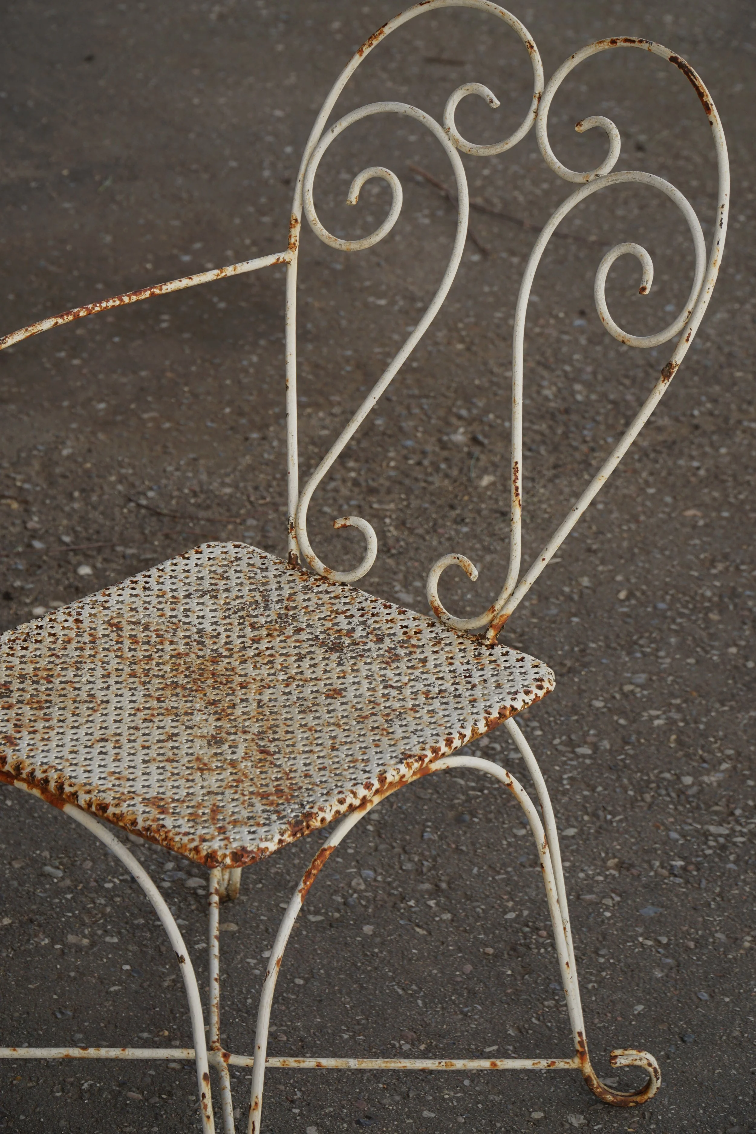 White_Garden_Set.jpg