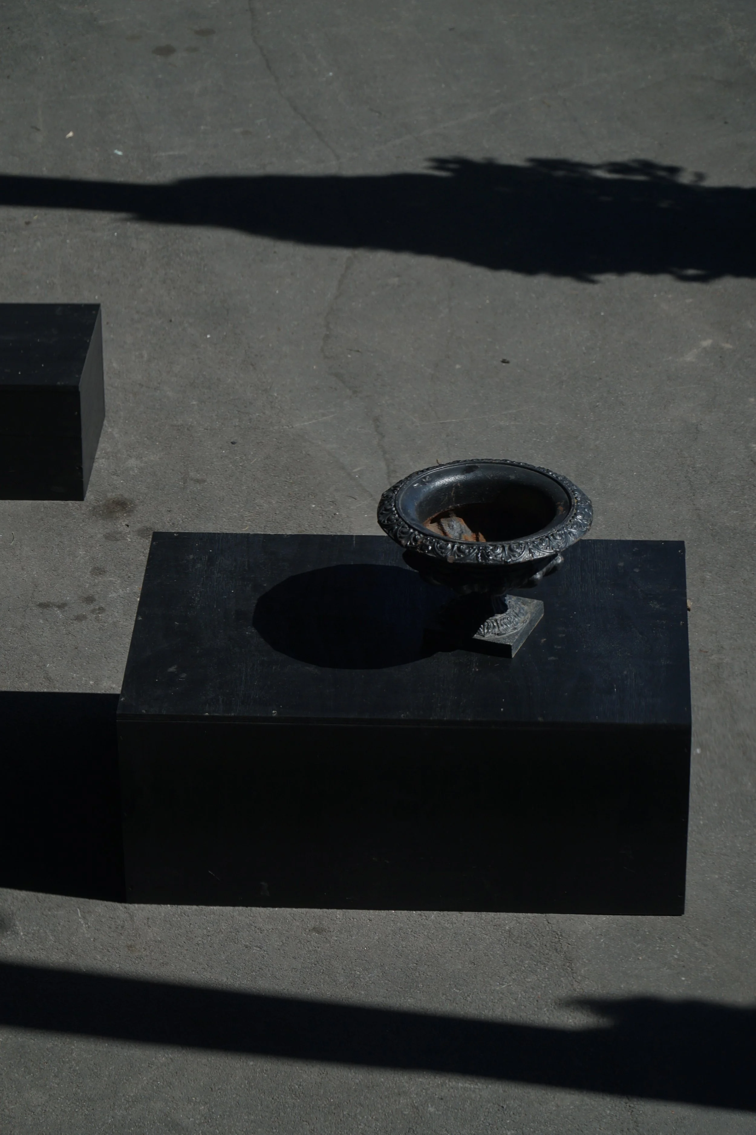 Ellebaek_Black_Planter-6.jpg