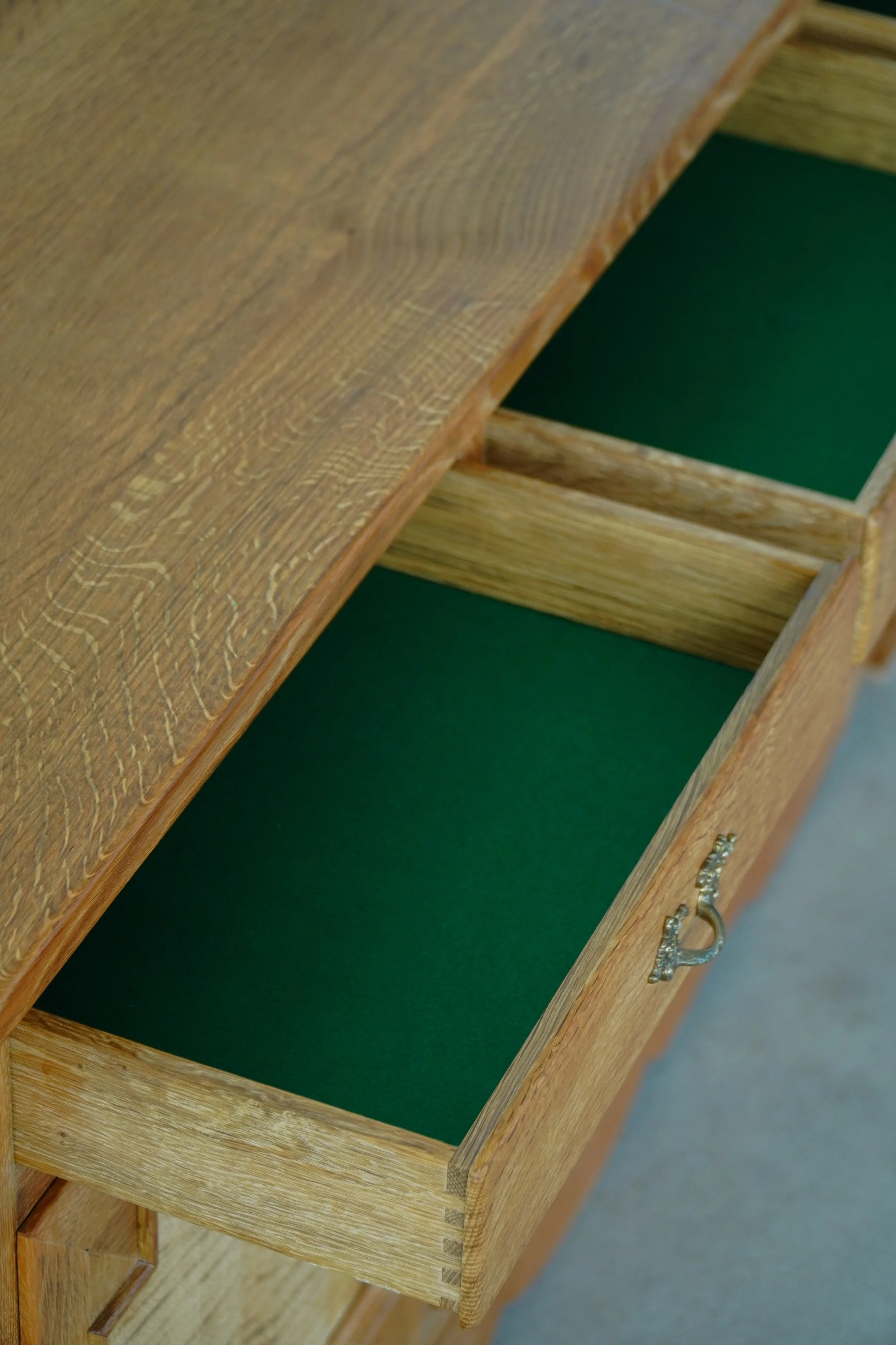 Cabinet-7.jpg
