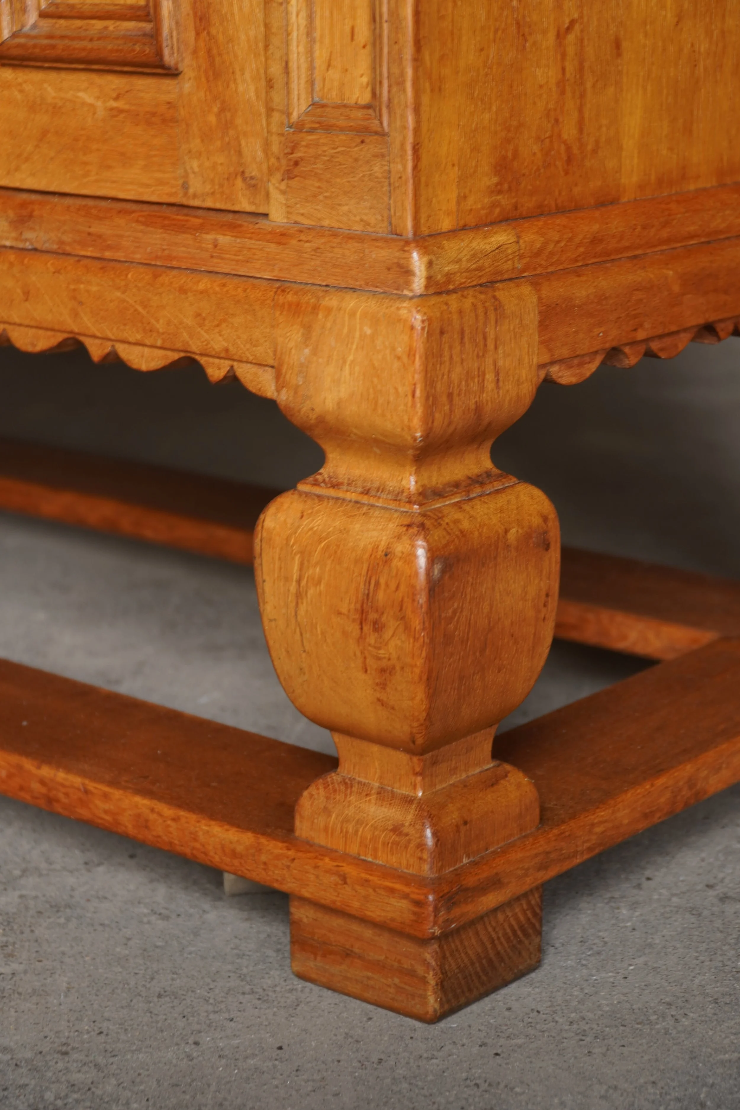 Cabinet-8.jpg