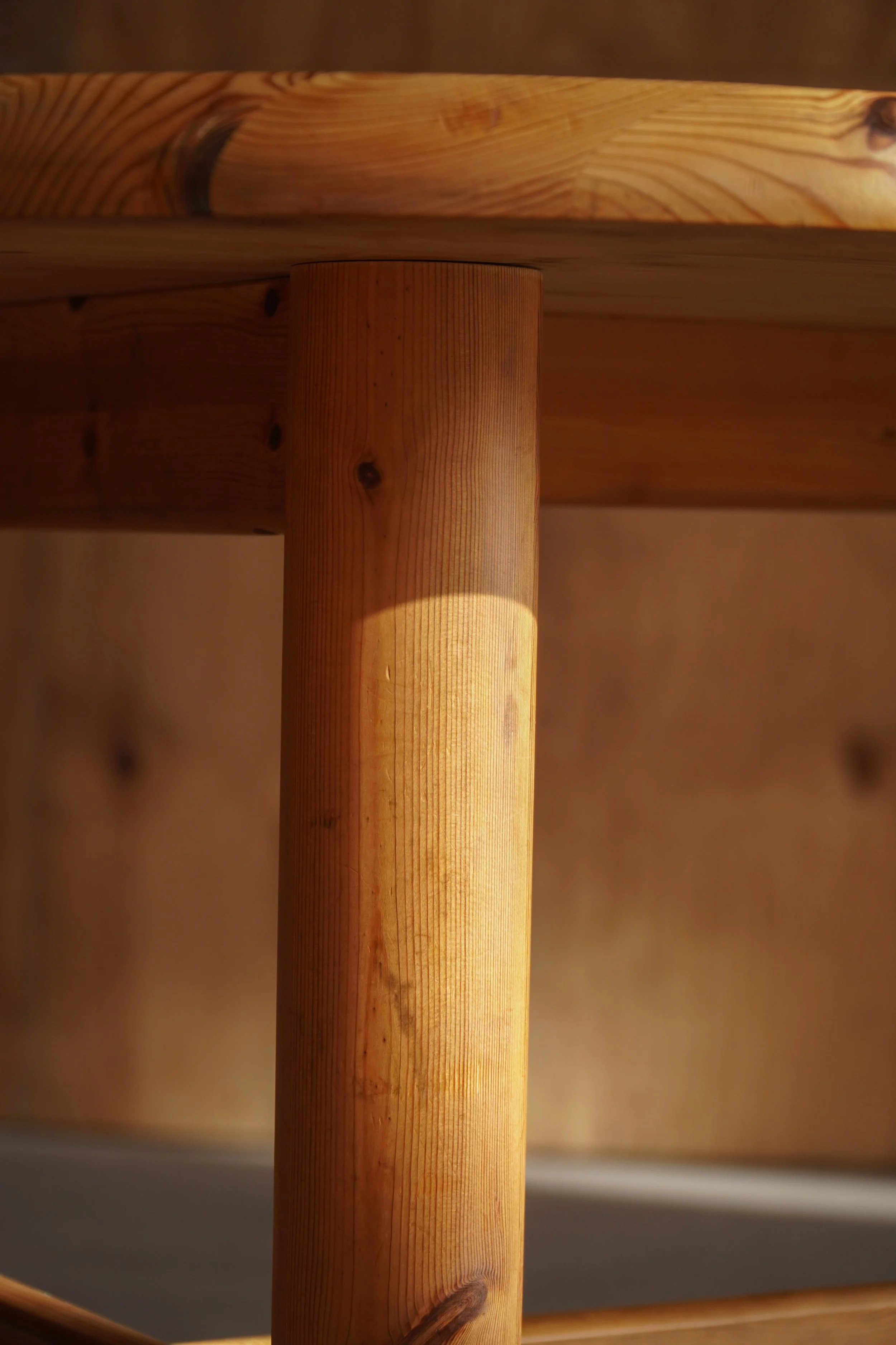 Pine-dining-table-7.jpg