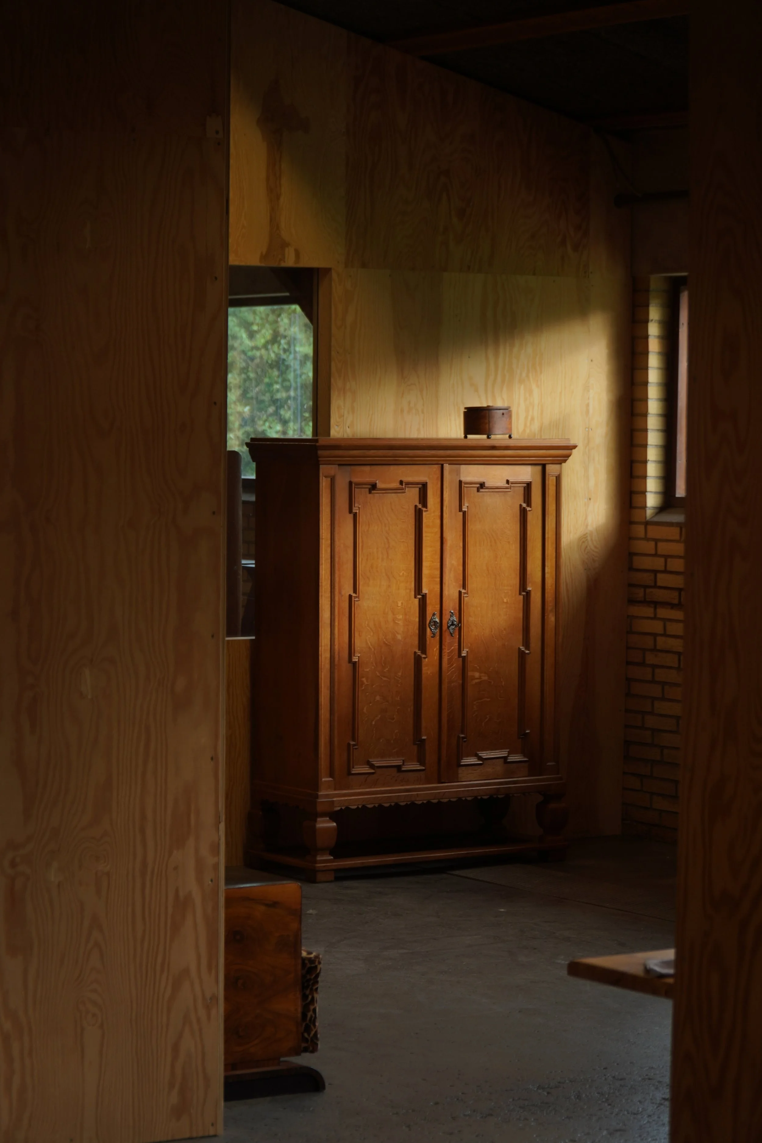 Cabinet.jpg