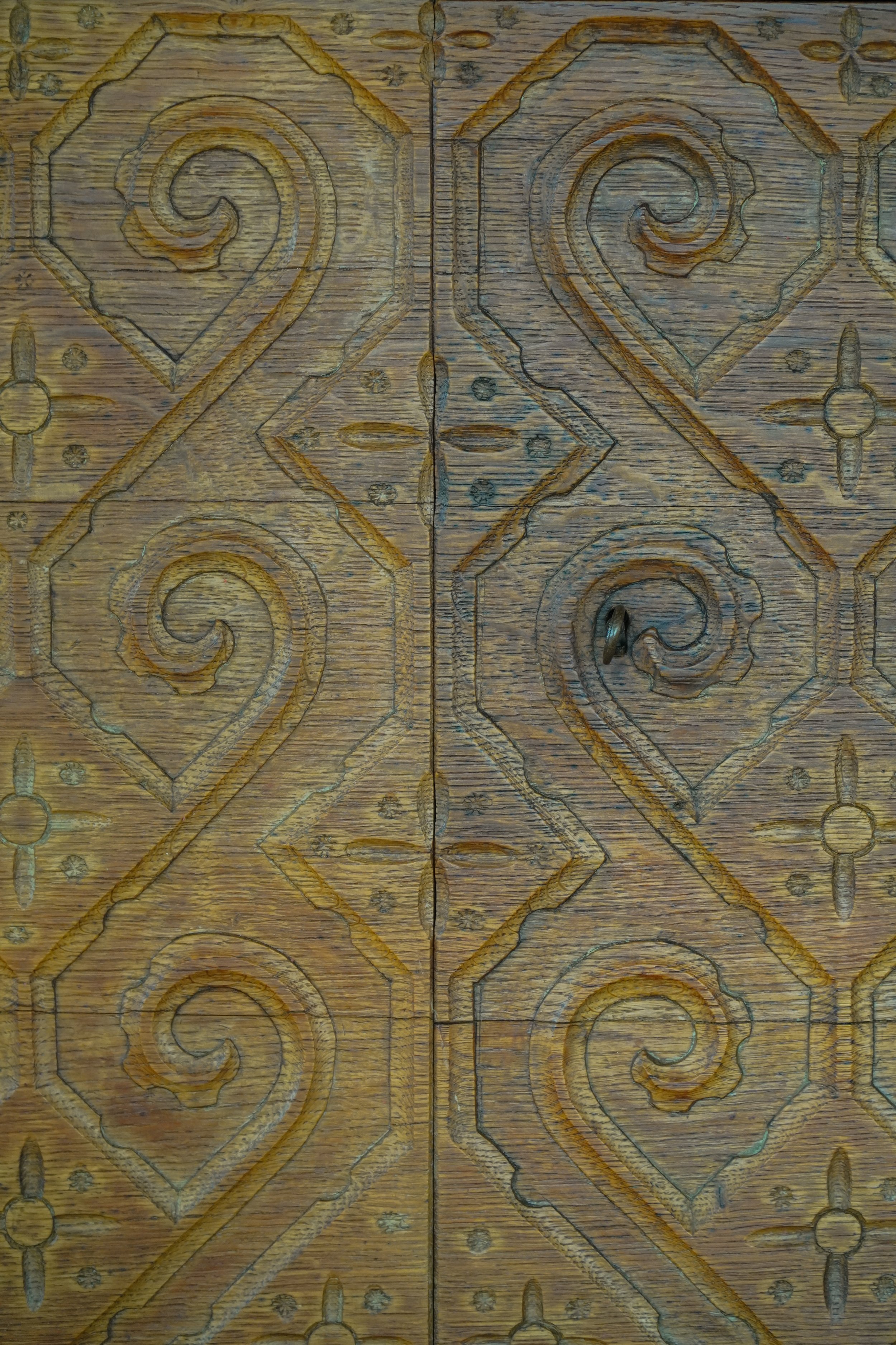 Sideboard-carved-16.jpg