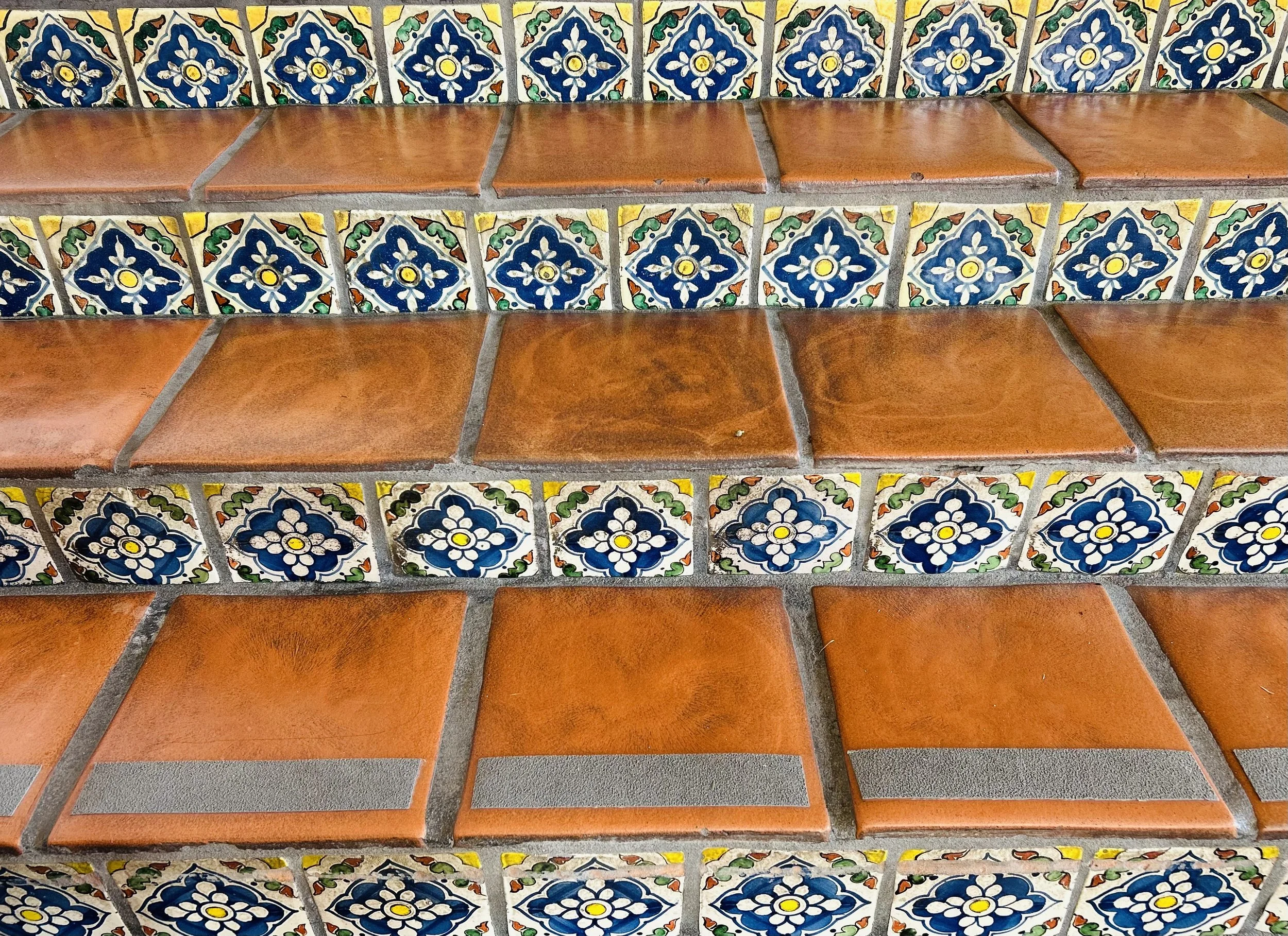 DTC Marketing Investments by Growth Stage: A Small Business Guide 