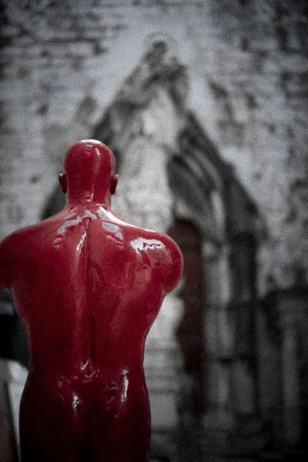 ABSTRACT SCULPTURE OF A MAN PHOTOGRAPH