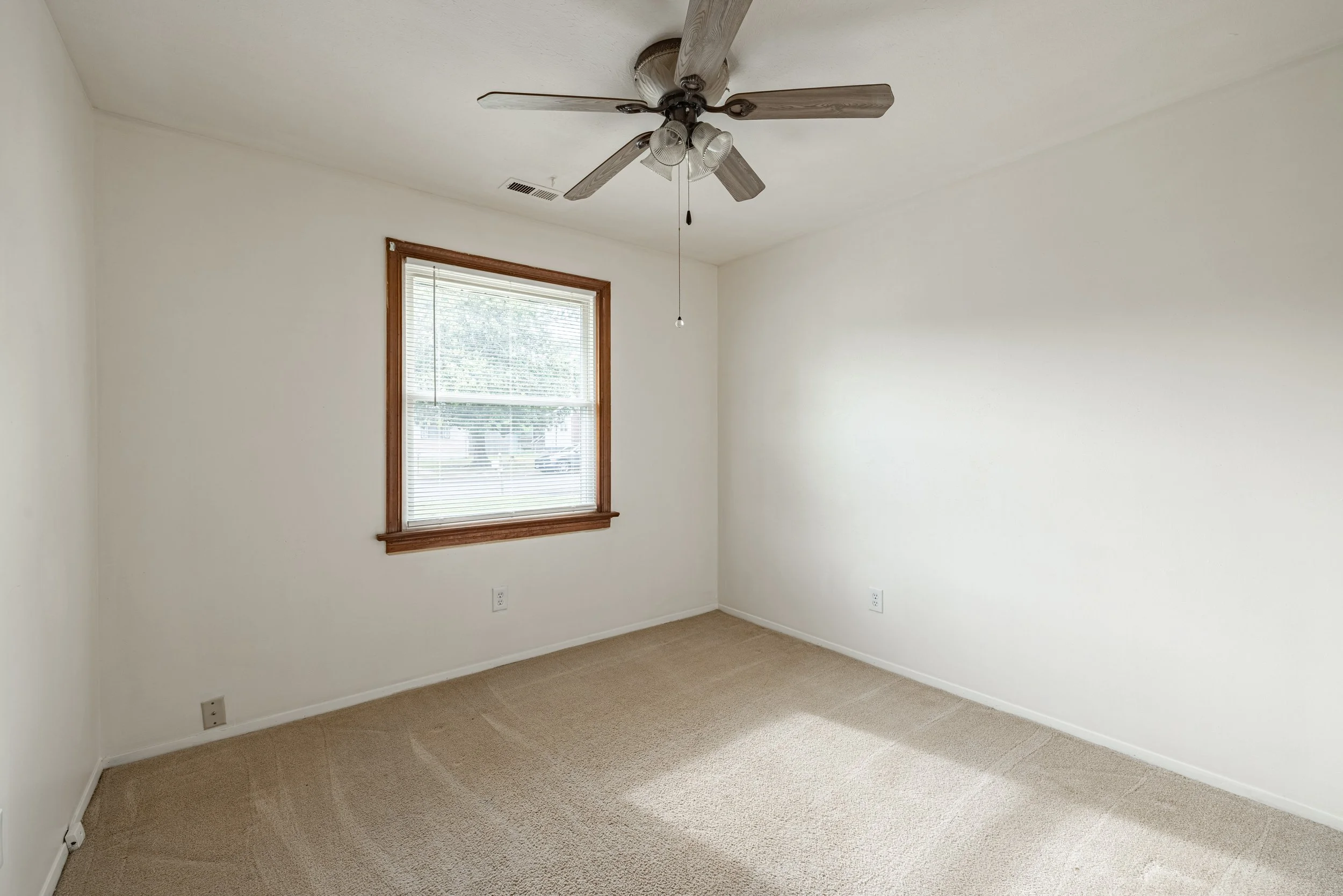 607 Dale St-15.jpg