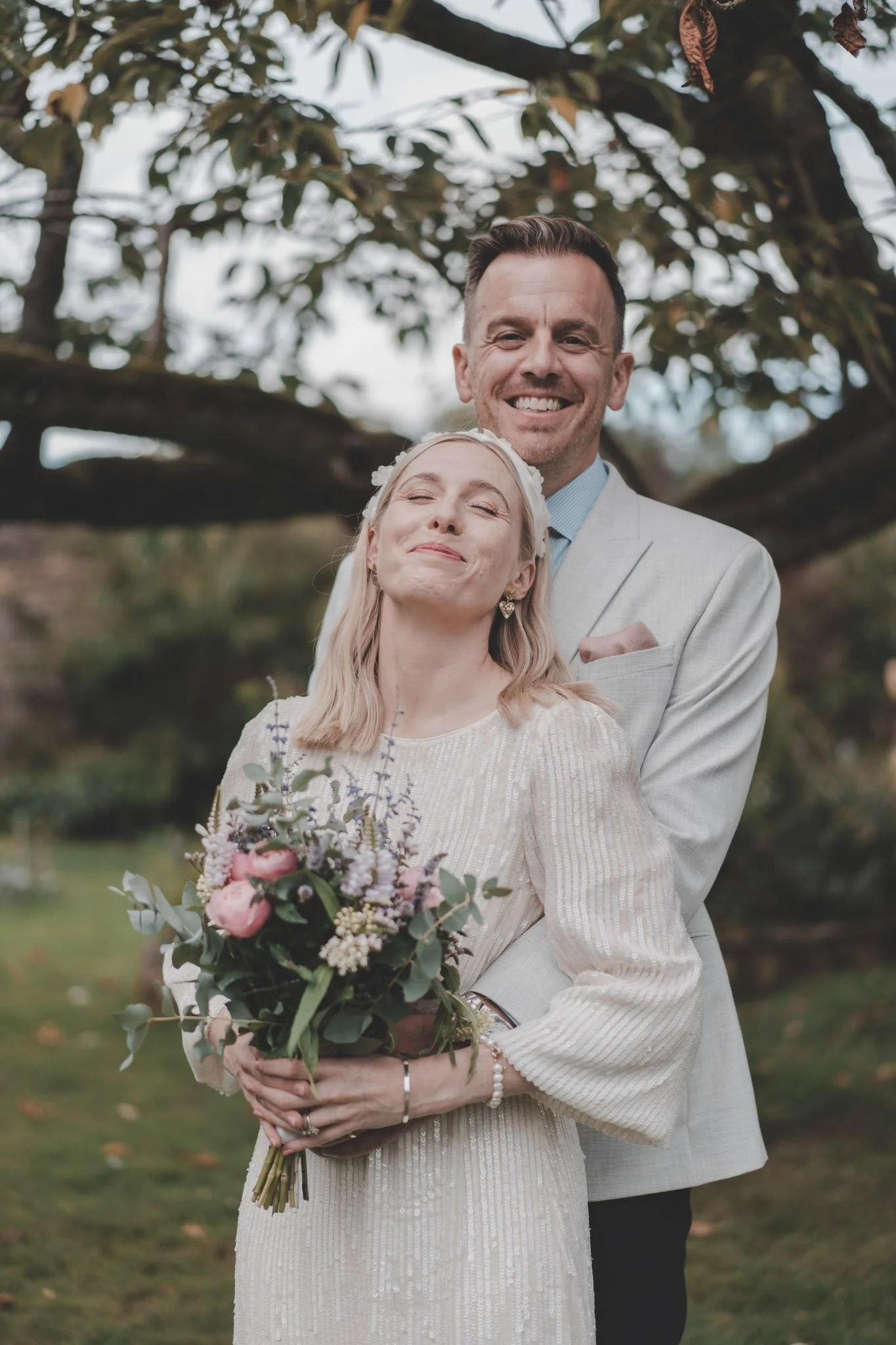 Bride and groom at Friars Court, Clanfield, Oxfordshire
