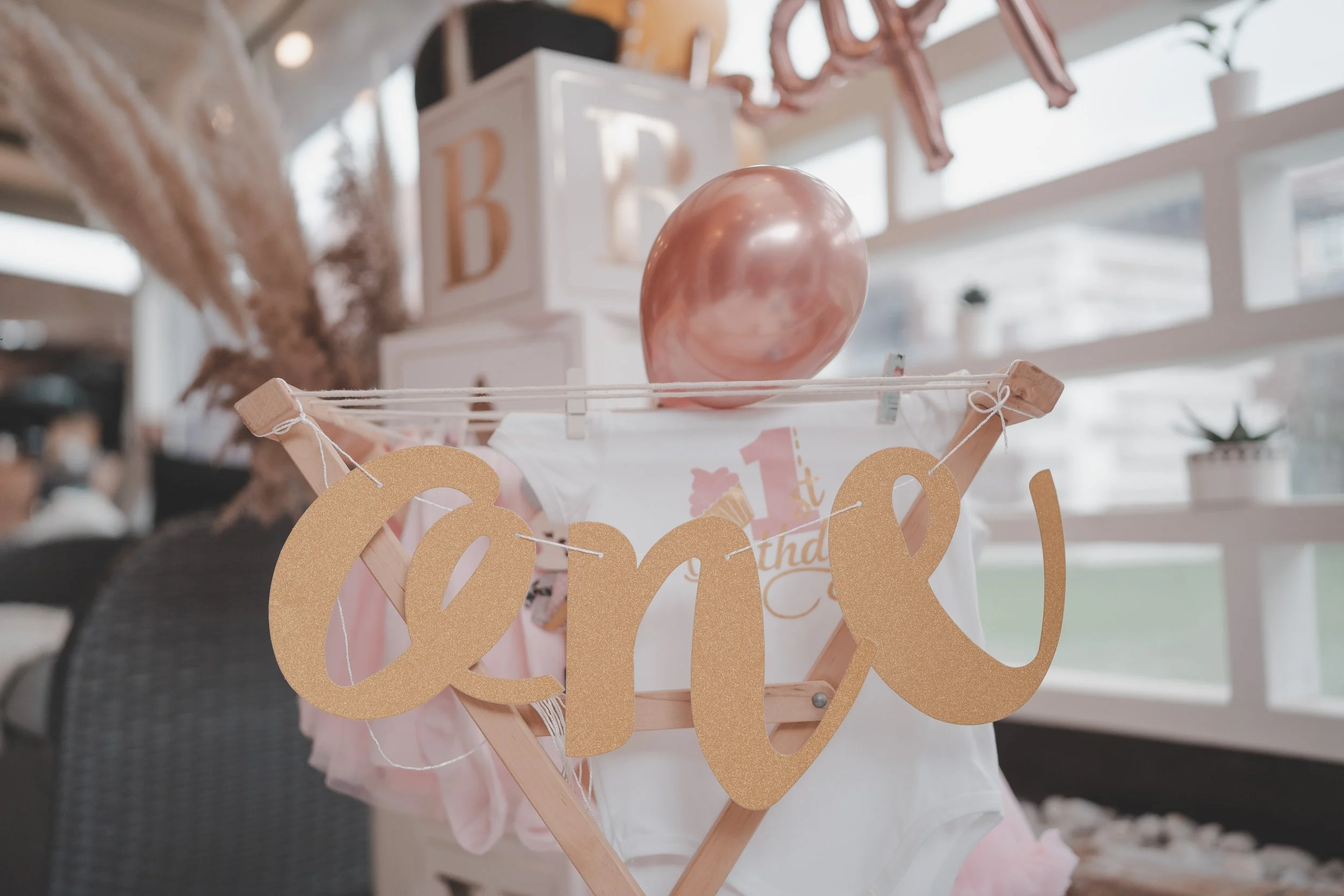 details of birthday decorations