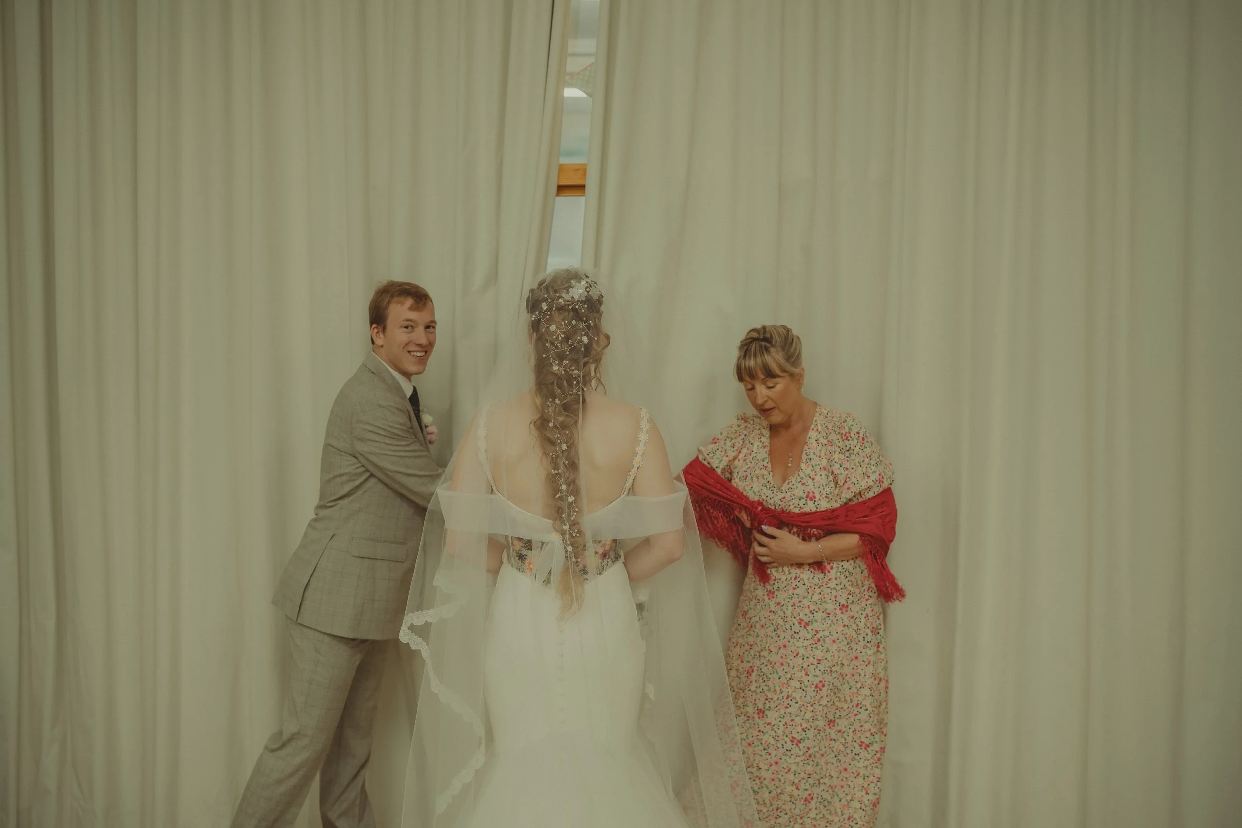 Issie & Ben -1250.jpg