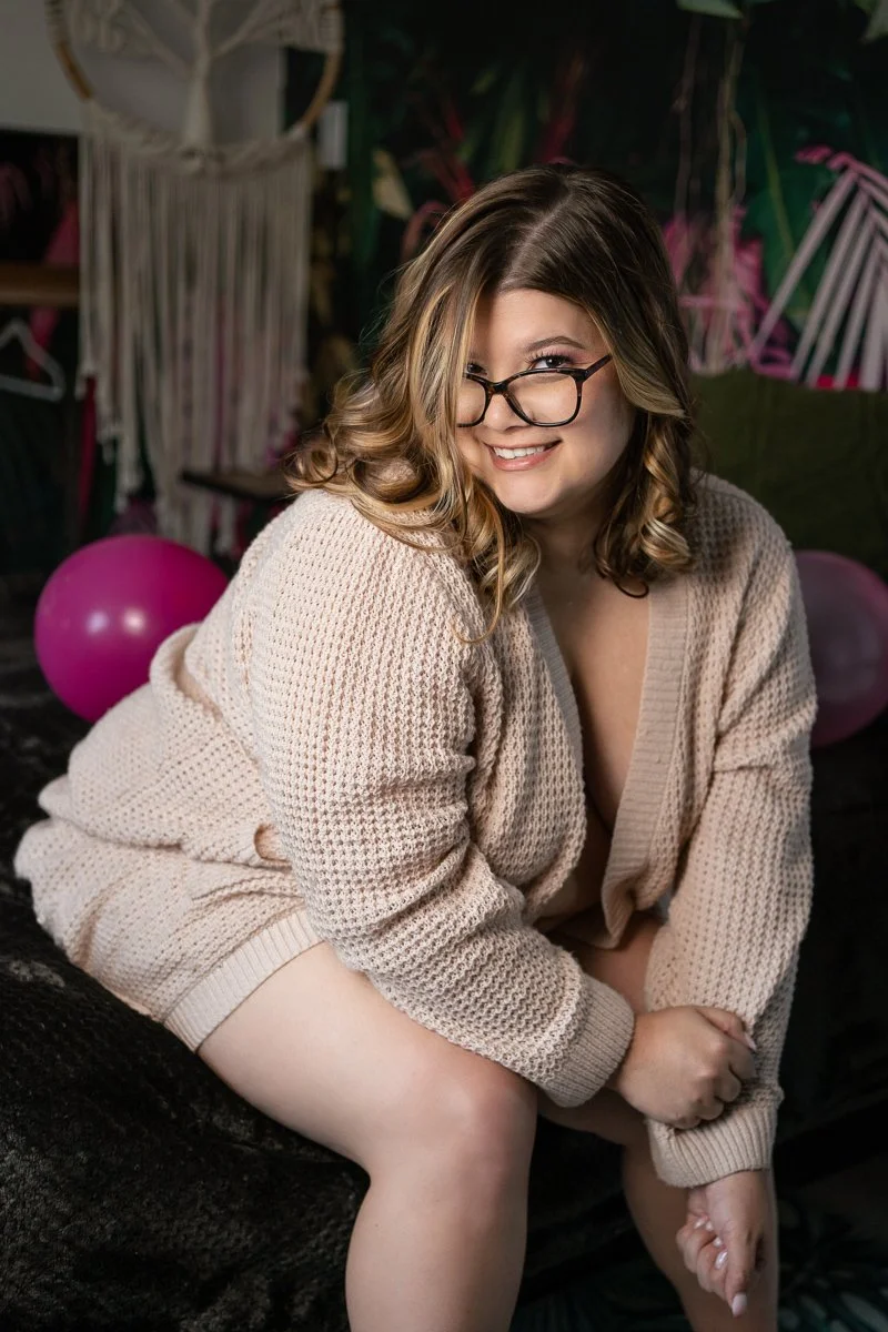 boudoir-photoshoot-at-airbnb-the-woodlands-5.jpg