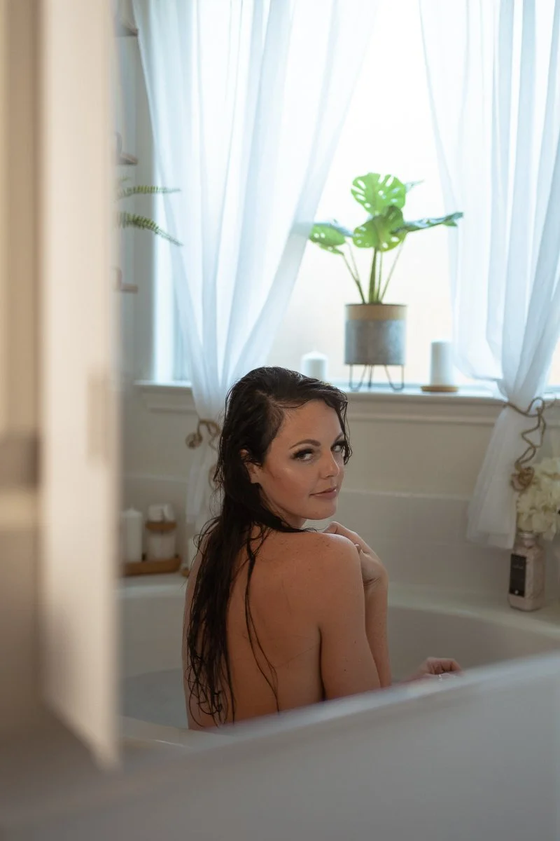 boudoir-photography-in-shower-bath-21.jpg