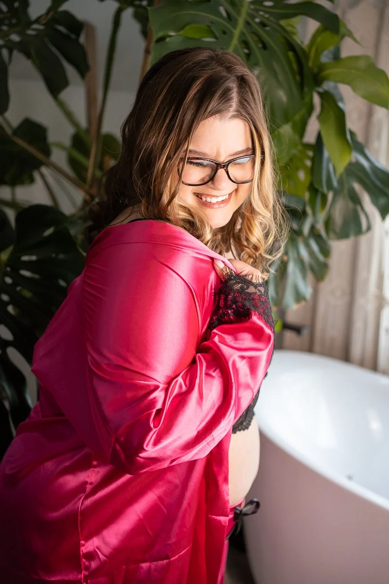 boudoir-photoshoot-at-airbnb-the-woodlands-11.jpg