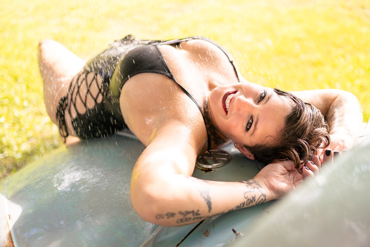 Outdoor-boudoir-in-field-with-car-69.jpg