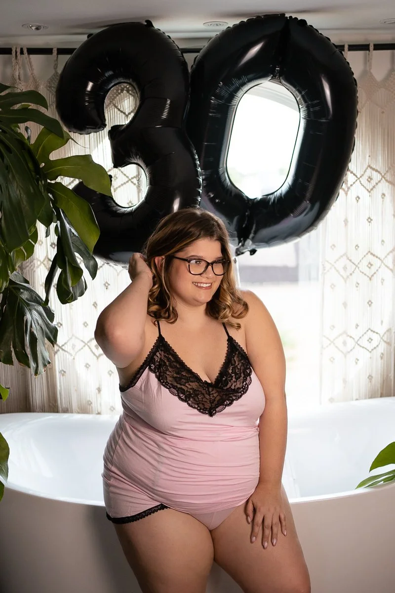 boudoir-photoshoot-at-airbnb-the-woodlands-7.jpg