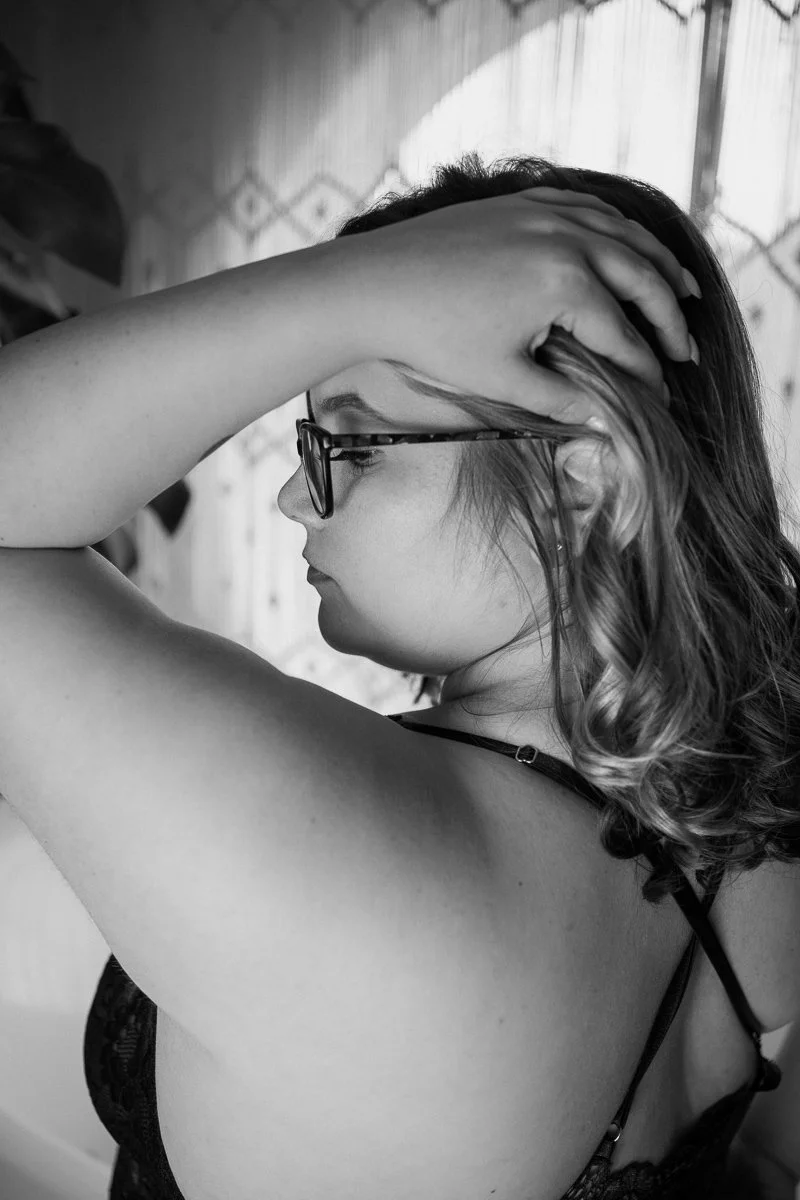 boudoir-photoshoot-at-airbnb-the-woodlands-35.jpg