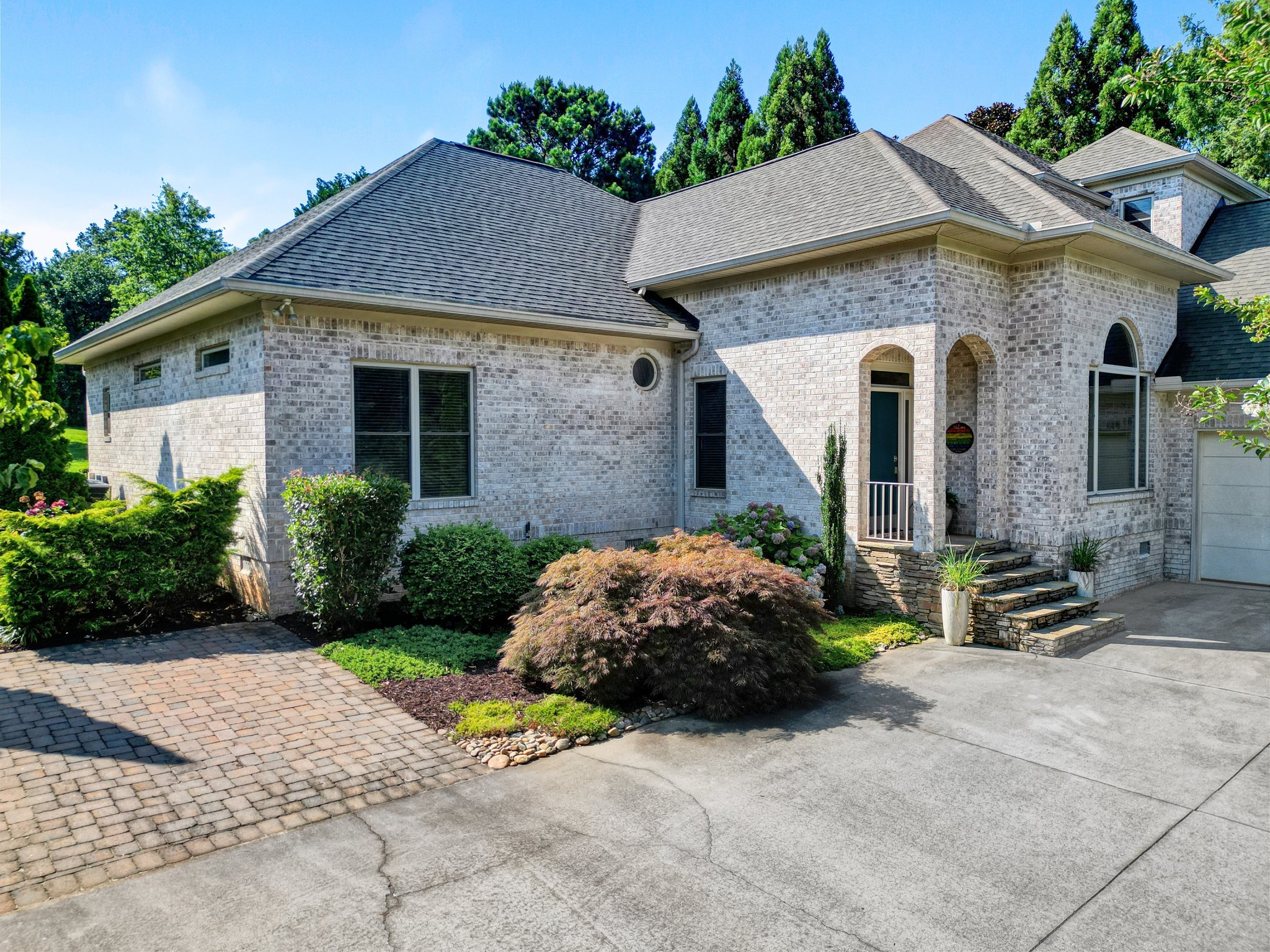 6 avens hill dr - (4).jpg