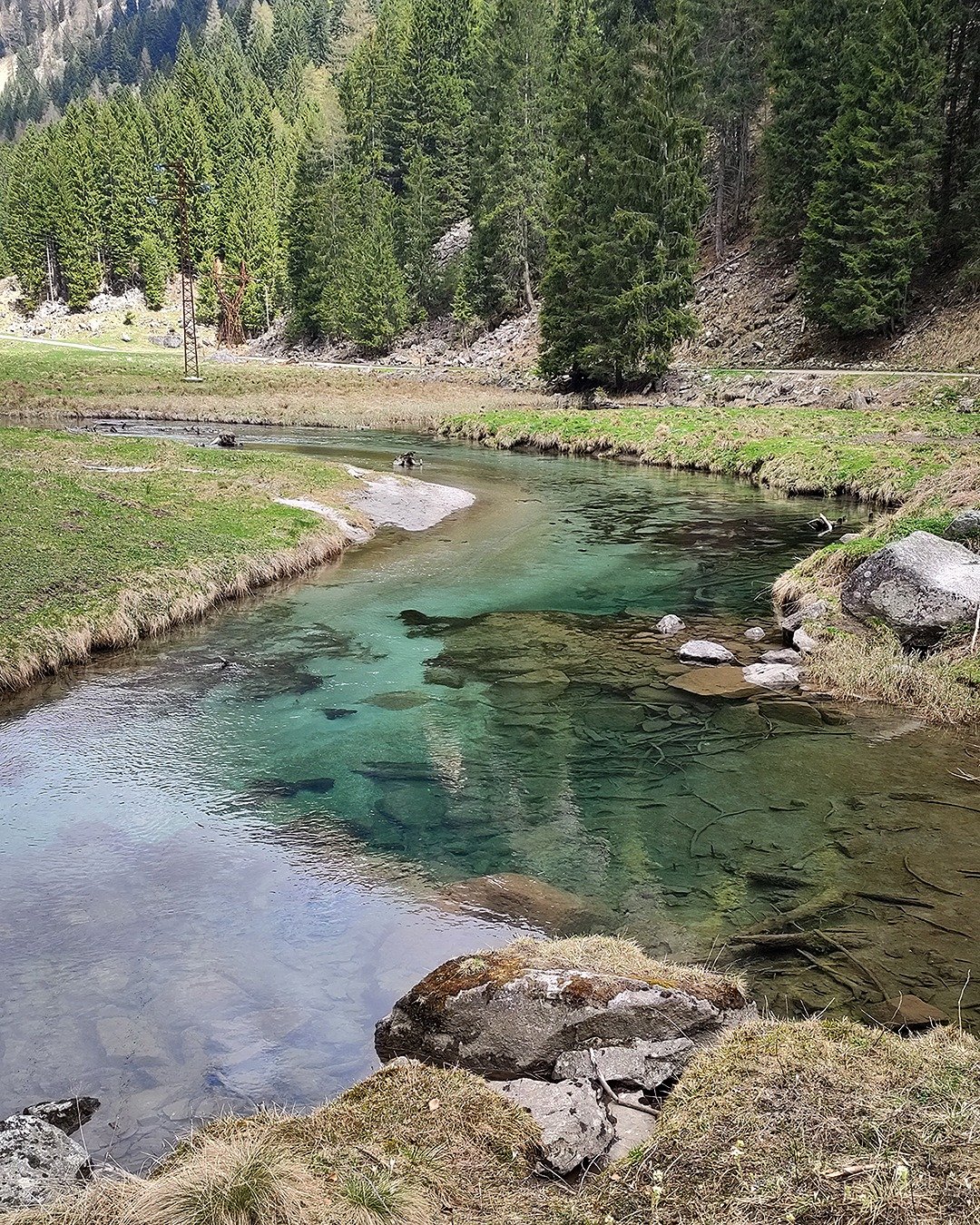 Les dolomites entre montagne et grande rivi&egrave;res, des paysages &agrave; couper le souffle.Un s&eacute;jour &agrave; l'&eacute;tranger en 🇮🇹 pour @@mugnieraxel : des p&ecirc;ches au toc dans des eaux cristallines et quelques tr&egrave;s beaux 