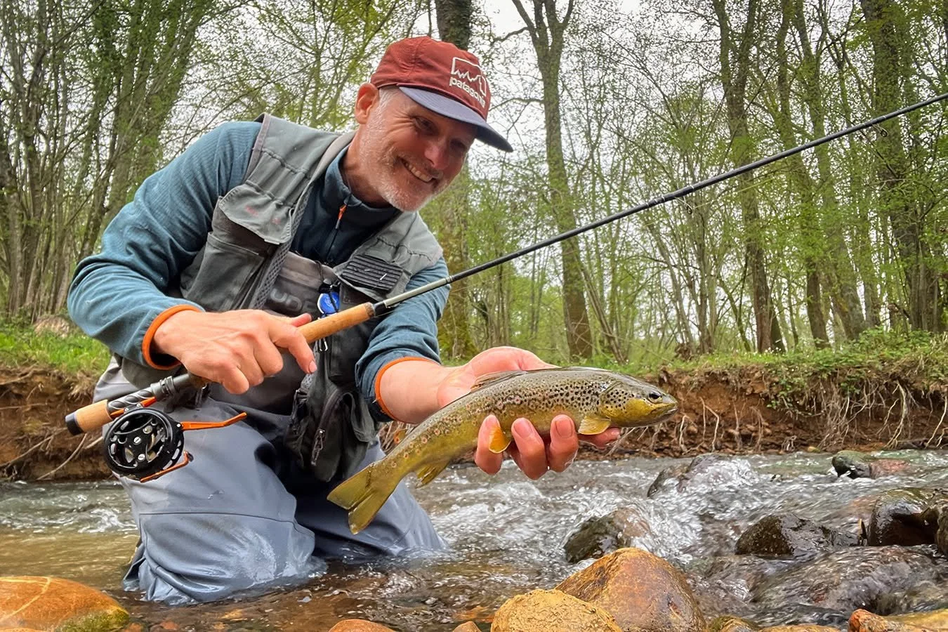 Un refroidissement ou de la pluie annonc&eacute;(e) comme ce week-end 🌦️? C&rsquo;est l&rsquo;occasion de retrouver les petites rivi&egrave;res ! Une p&ecirc;che aux app&acirc;ts naturels, juste une bo&icirc;te de teigne : la p&ecirc;che au toc est 