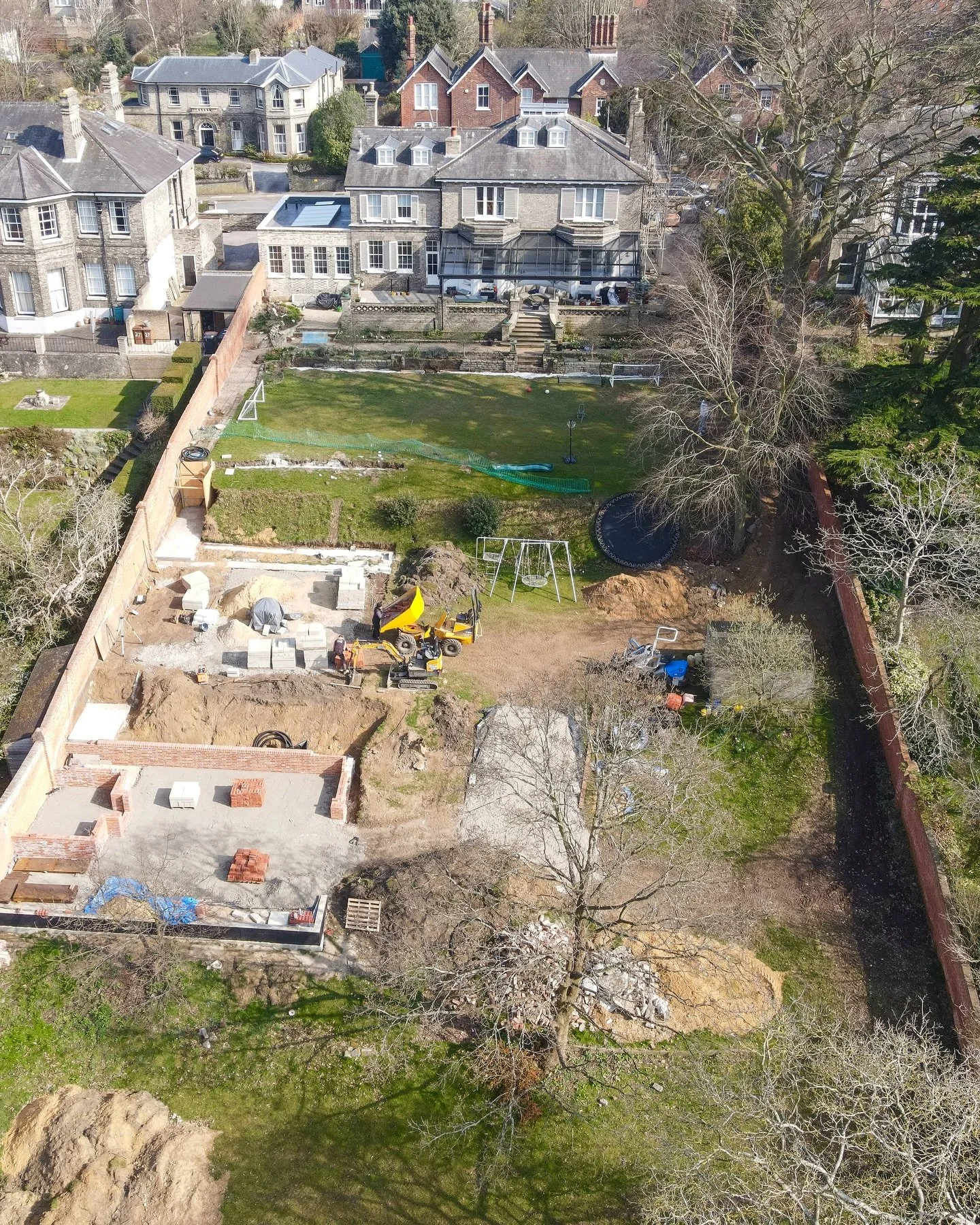 Great progress over in Ipswich! The footings are in, setting the foundation for an incredible transformation. Excited for the next steps! Stay tuned. 🌱🧱 

#Landscaping #Ipswich #ProjectProgress #gardendesigner #gardendesign #ipswichsuffolk #landsca