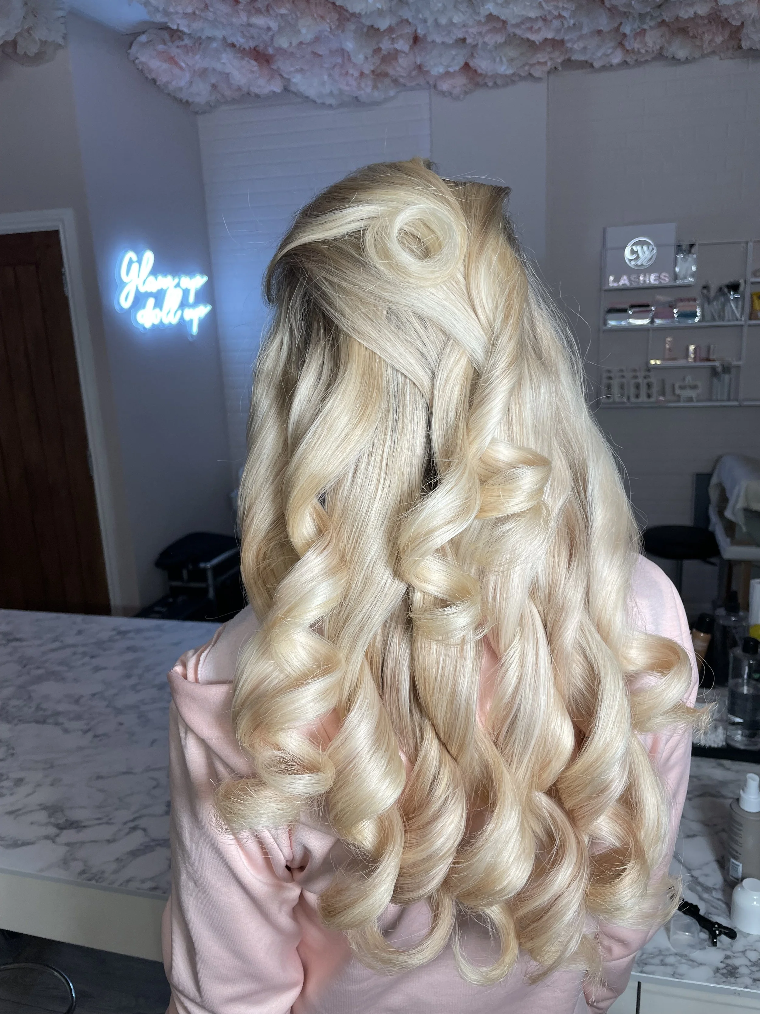 Blowdry Club 