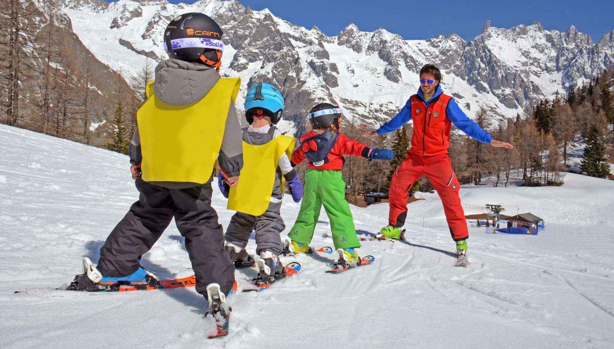 IHC_Le-Massif_ski_school_kids_featured_grid_CLSW_slider.jpg