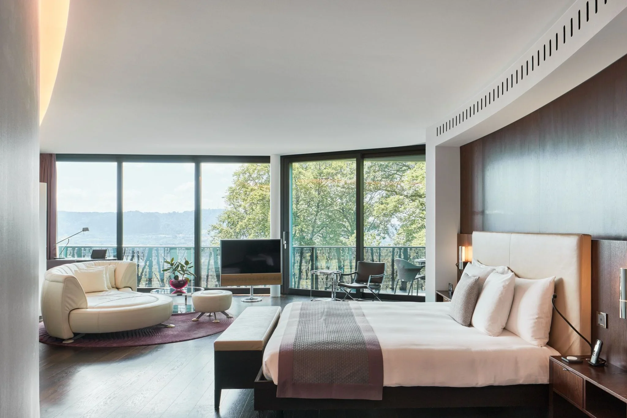 Junior-Suite-Deluxe_Wing-1-2048x1366.jpg.webp